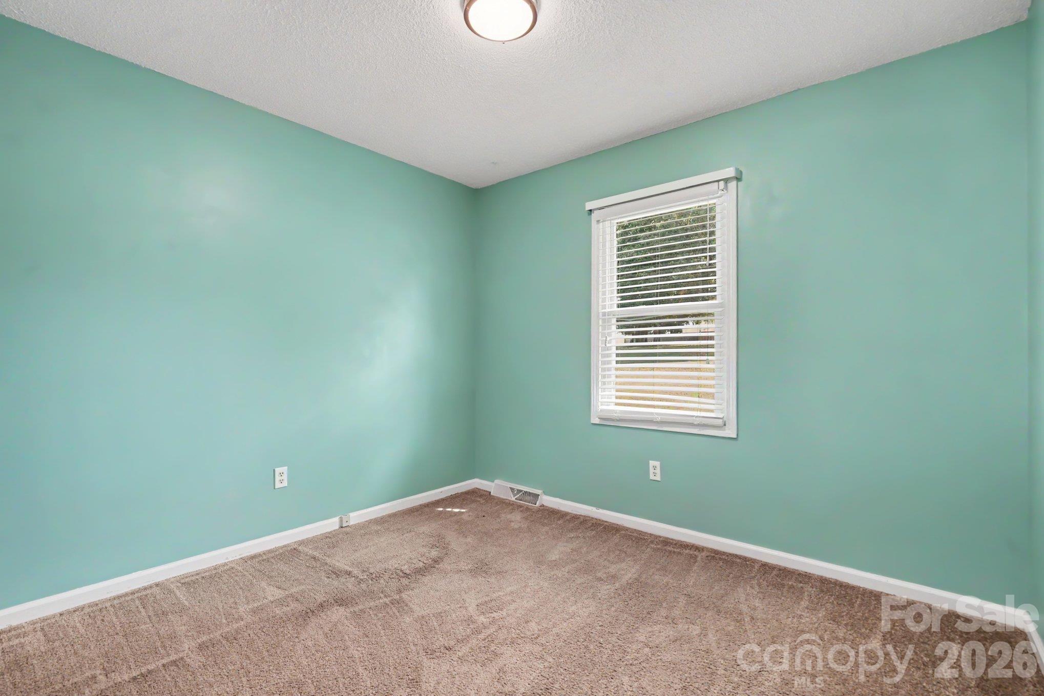 213 Cobblestone Lane Property Photo 14