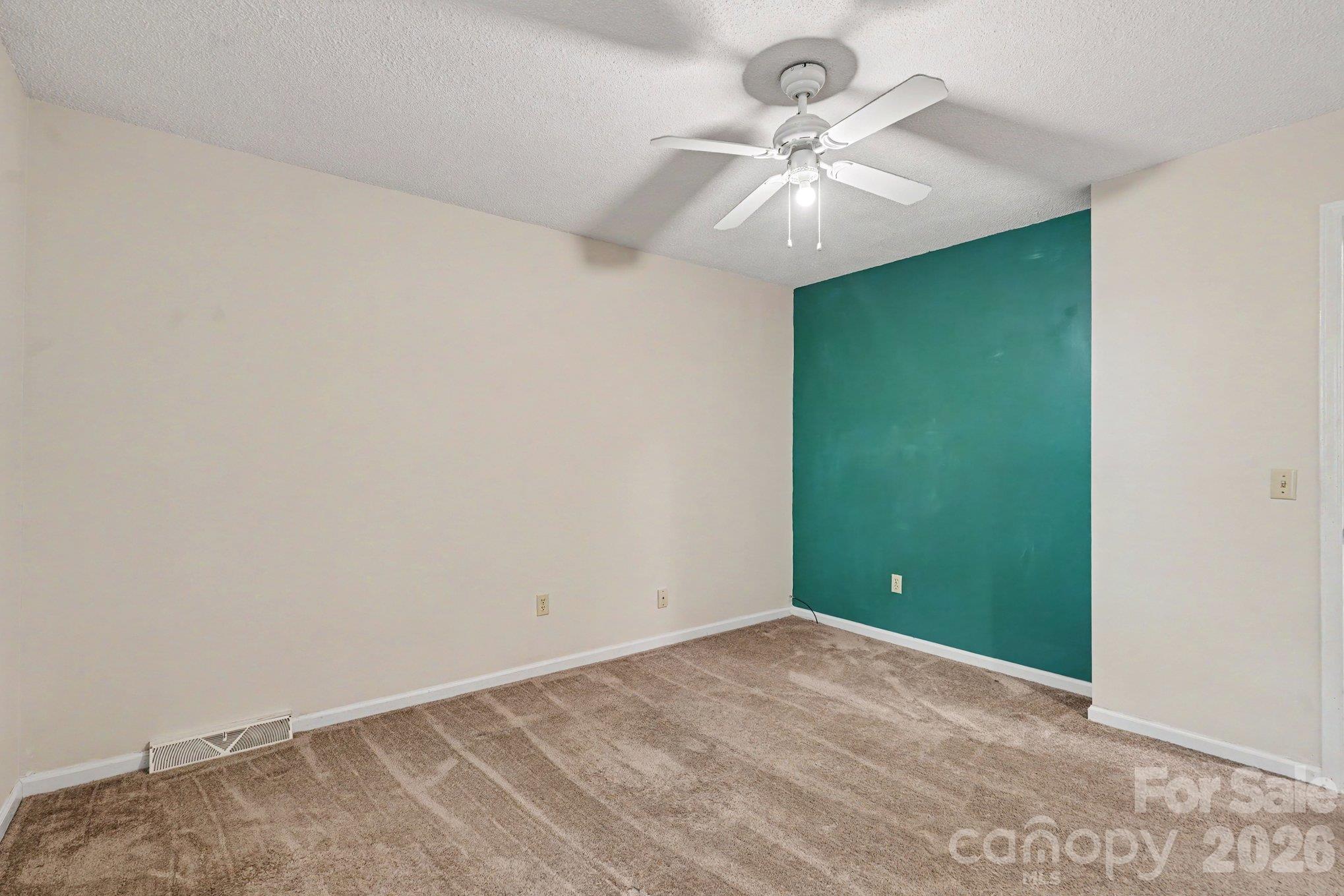 213 Cobblestone Lane Property Photo 24