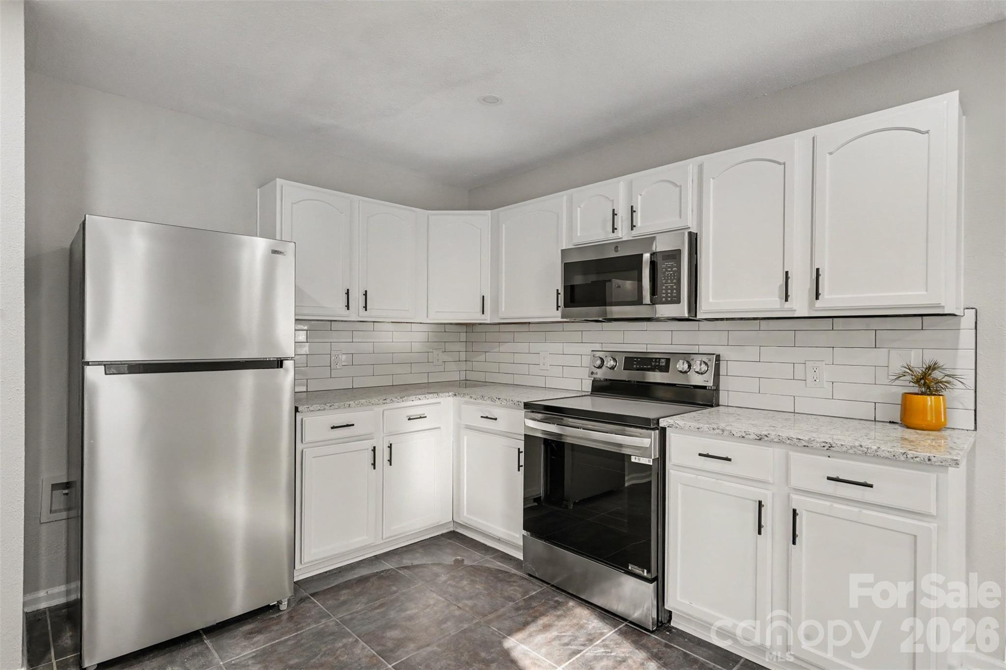 12937 Silvaire Farm Road Property Photo 6