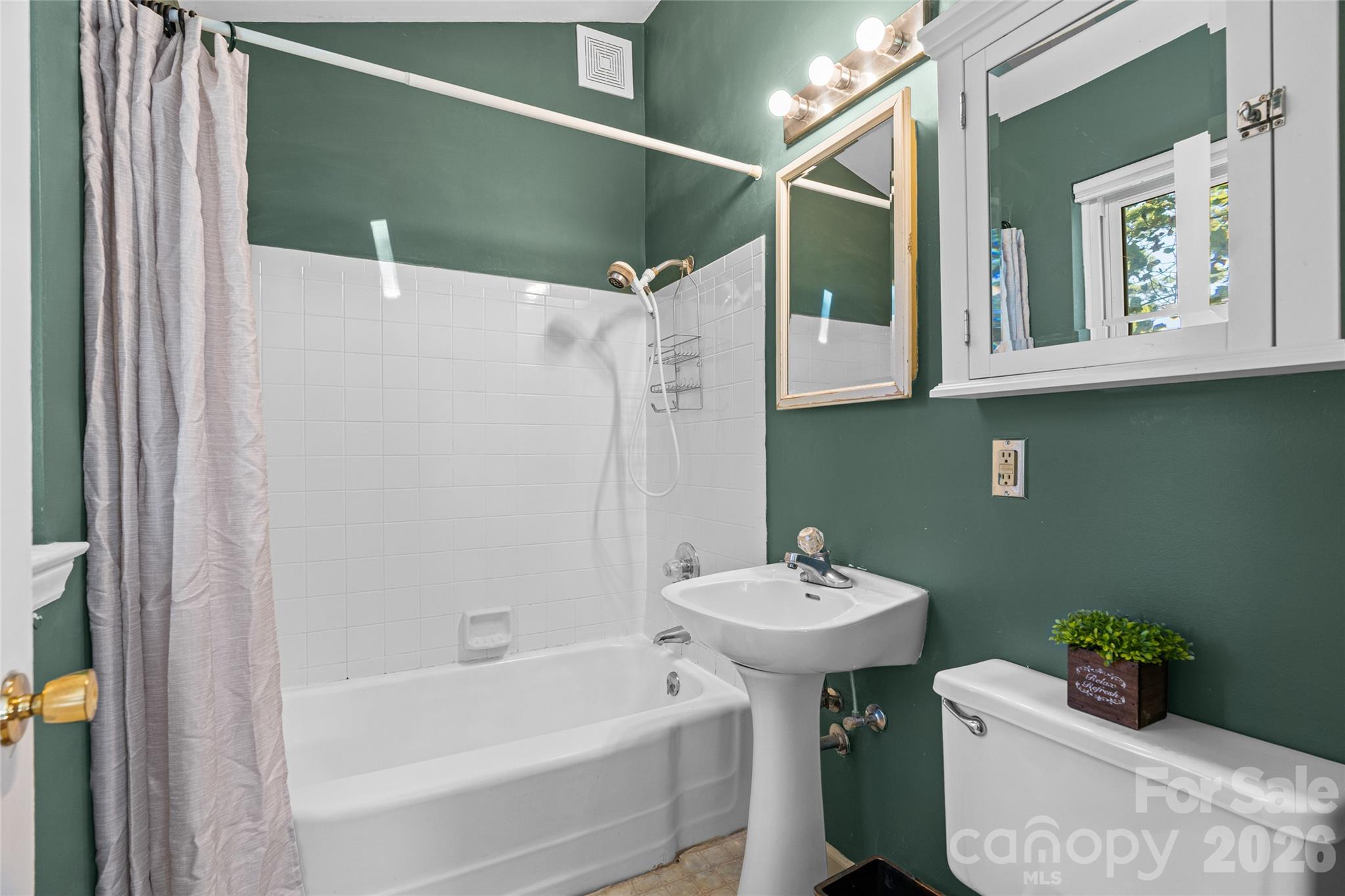 18 Northwood Road Property Photo 13