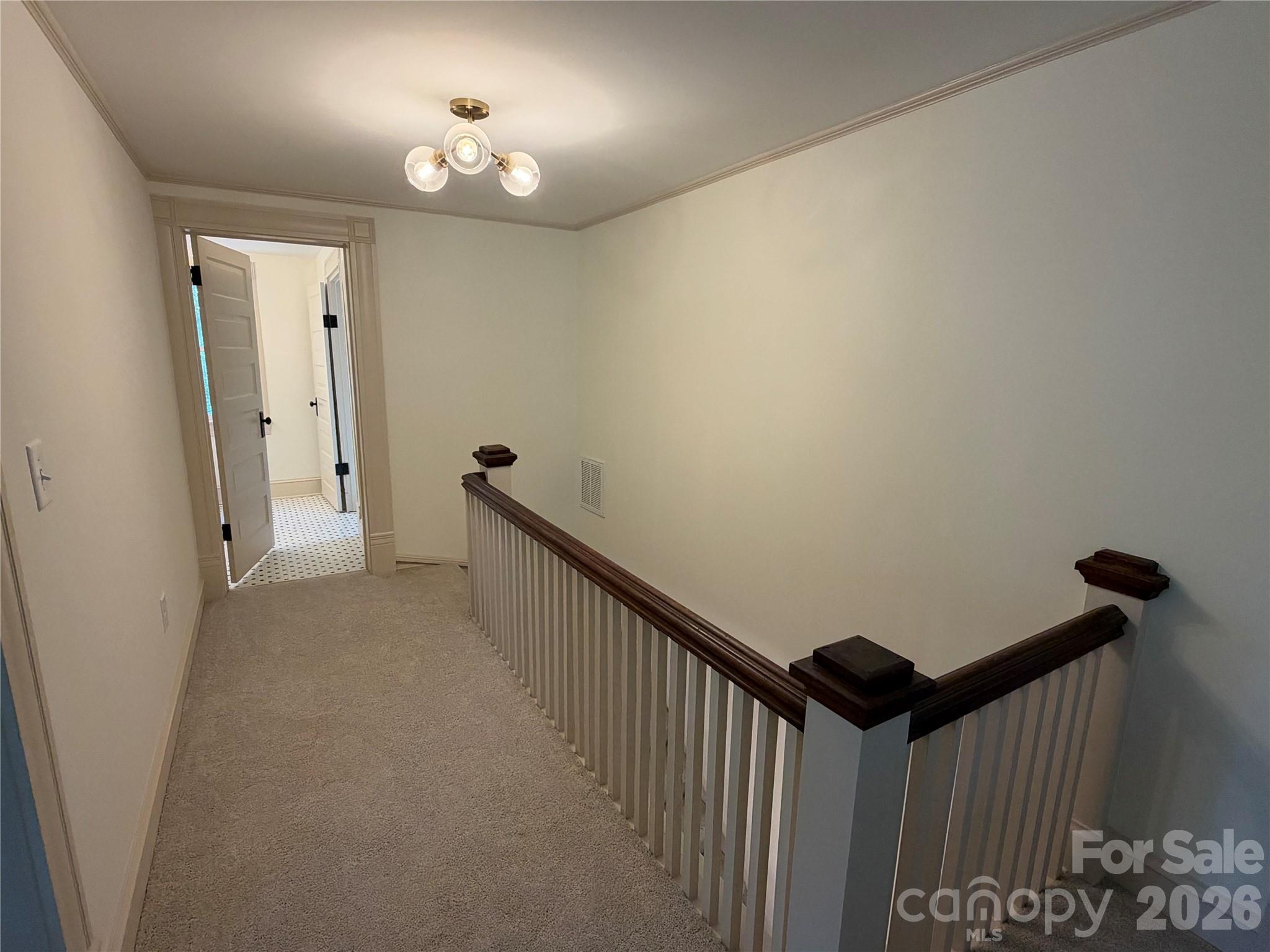 401 S College Street Property Photo 10