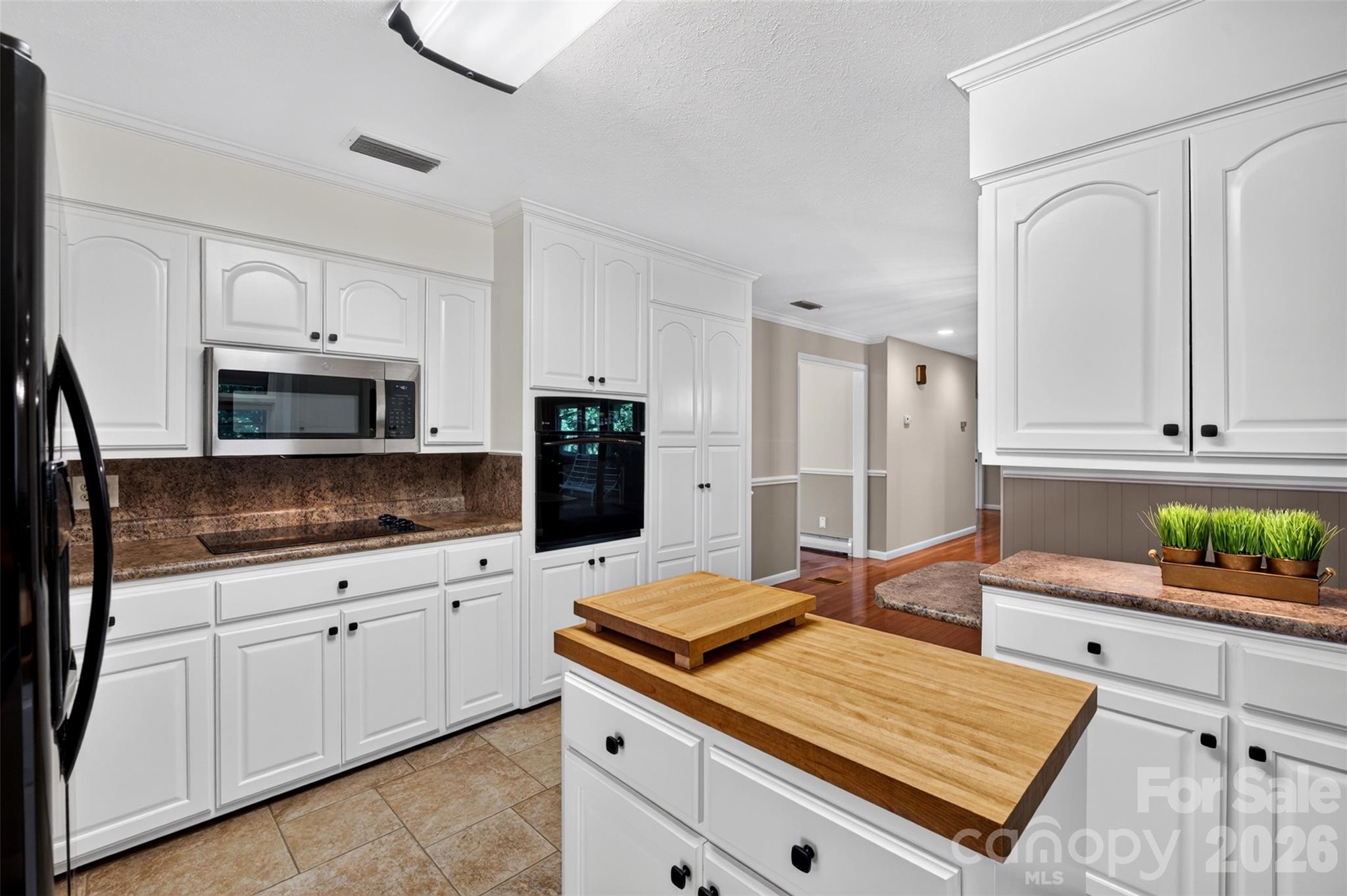 1007 Woodland Street Property Photo 13
