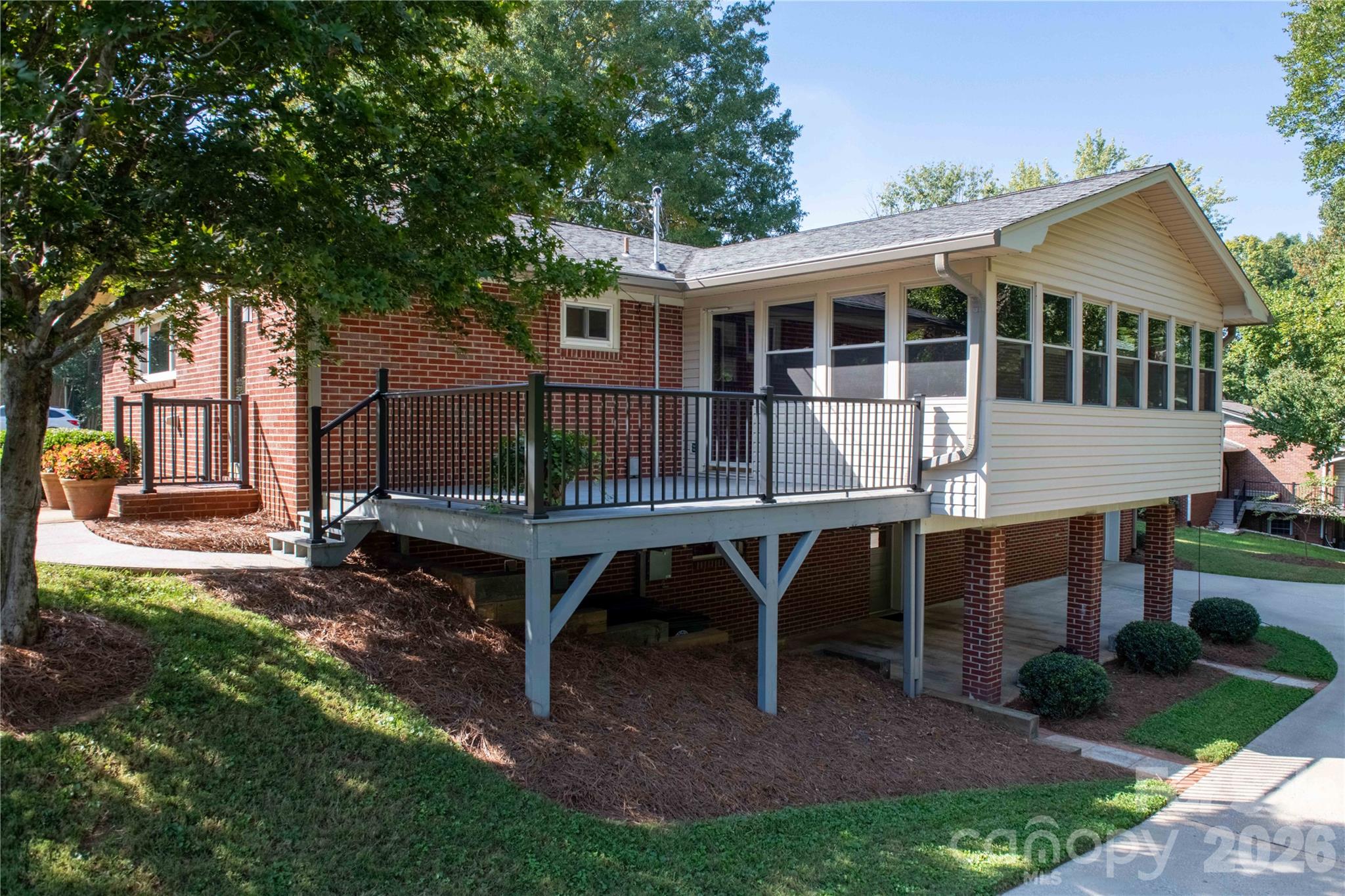 1007 Woodland Street Property Photo 36