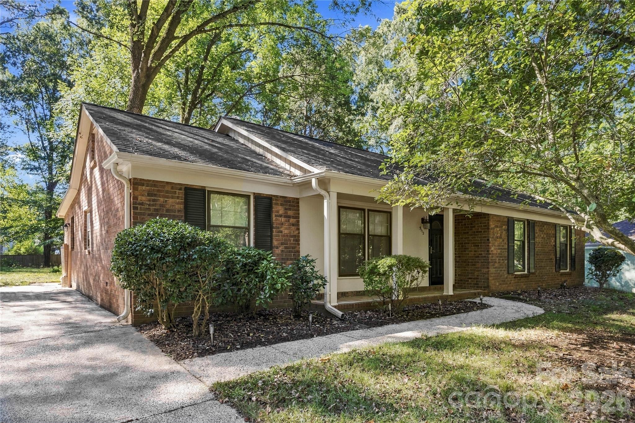 9112 Sardis Forest Drive Property Photo 1