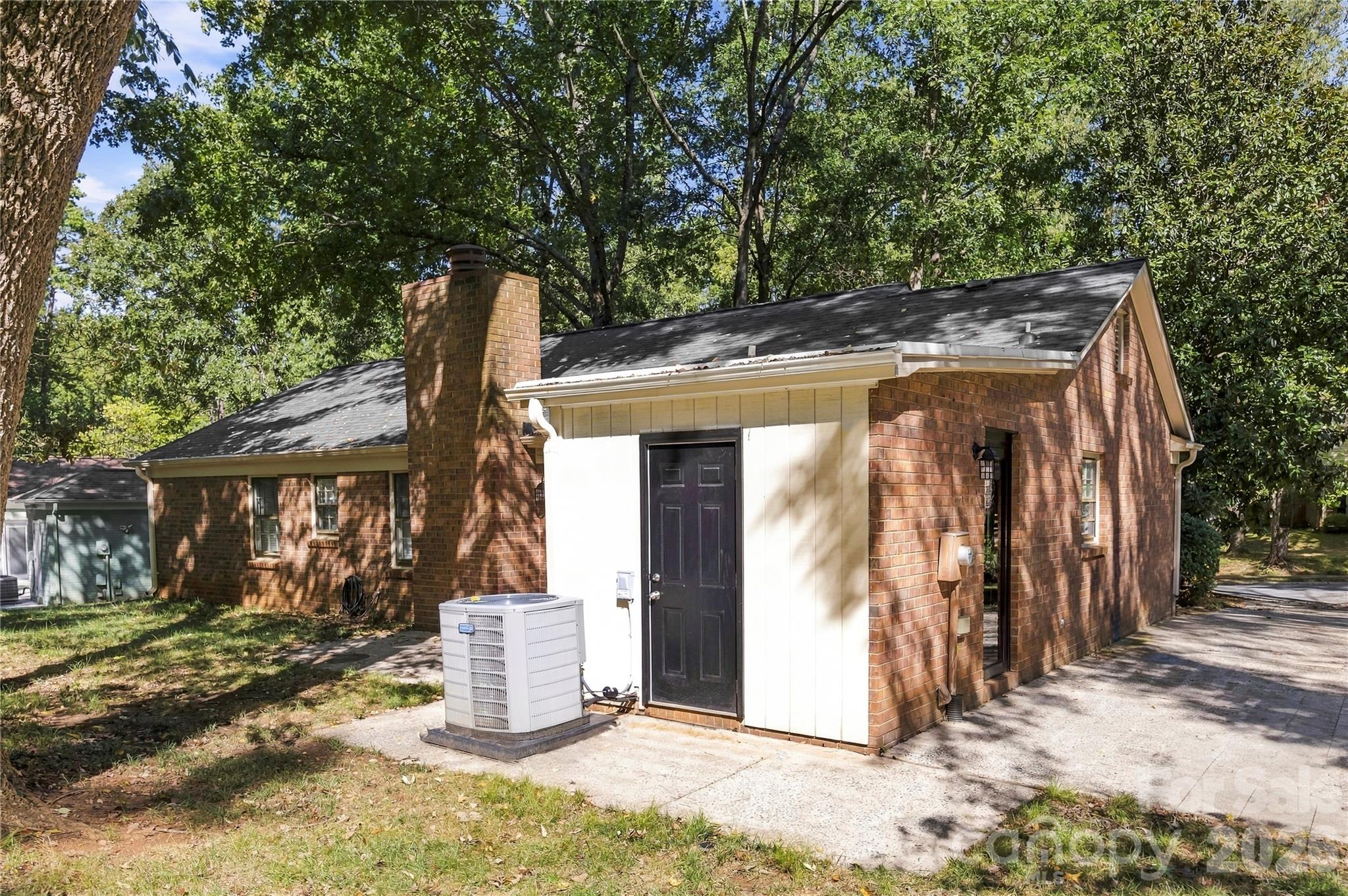 9112 Sardis Forest Drive Property Photo 31