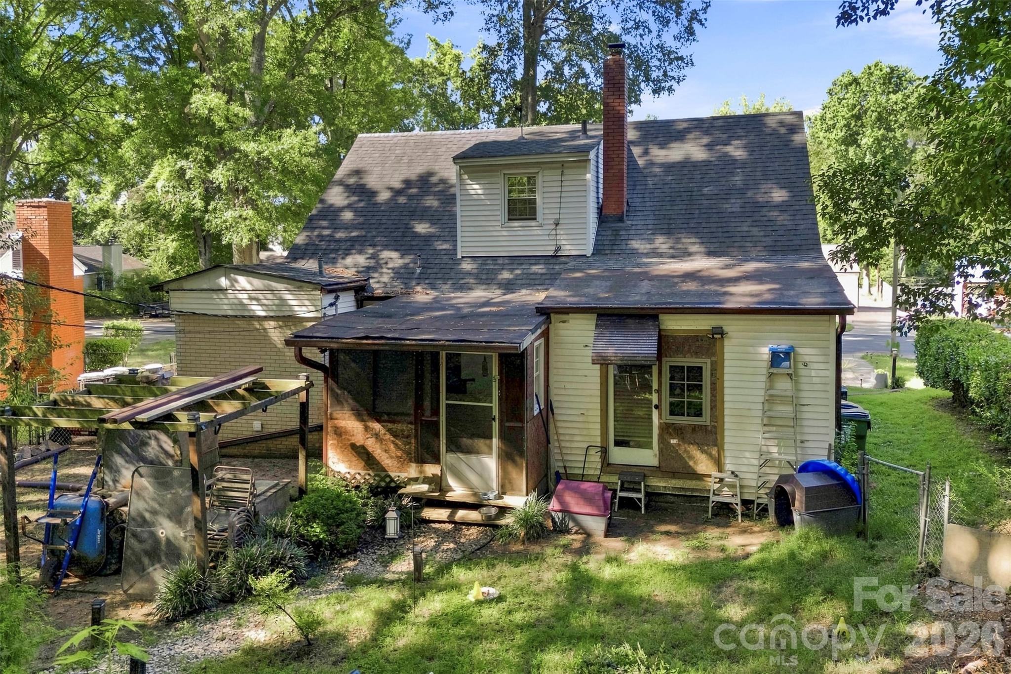 314 Fannie Circle Property Photo 6