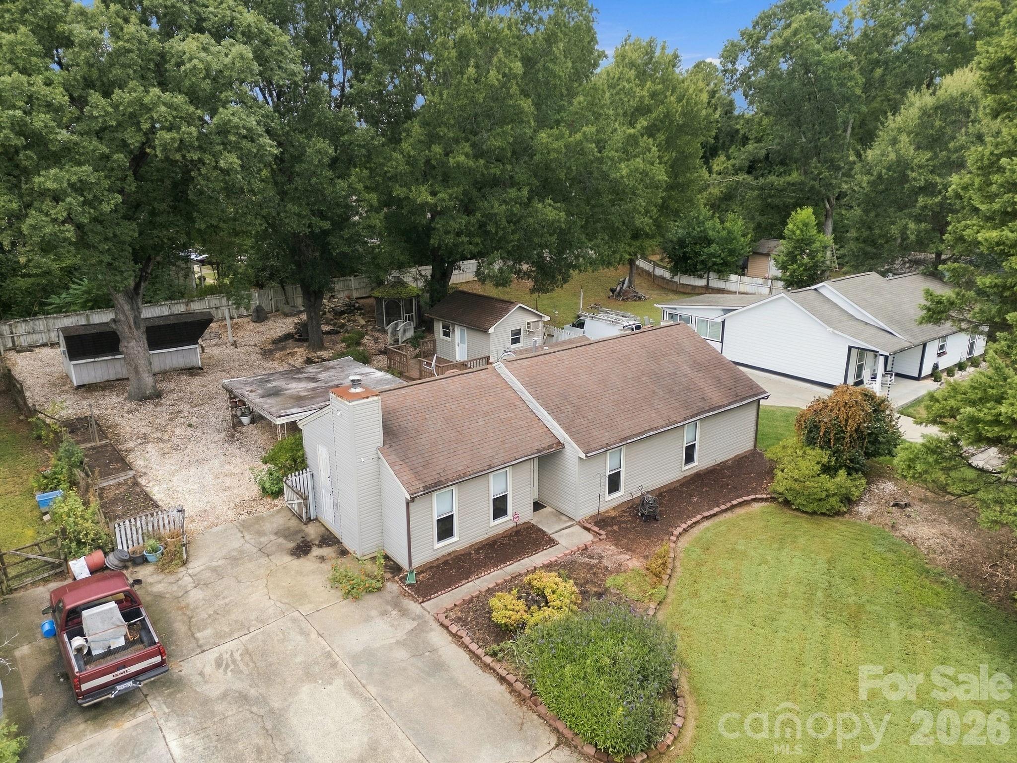 6423 Snow Bird Lane Property Photo 3