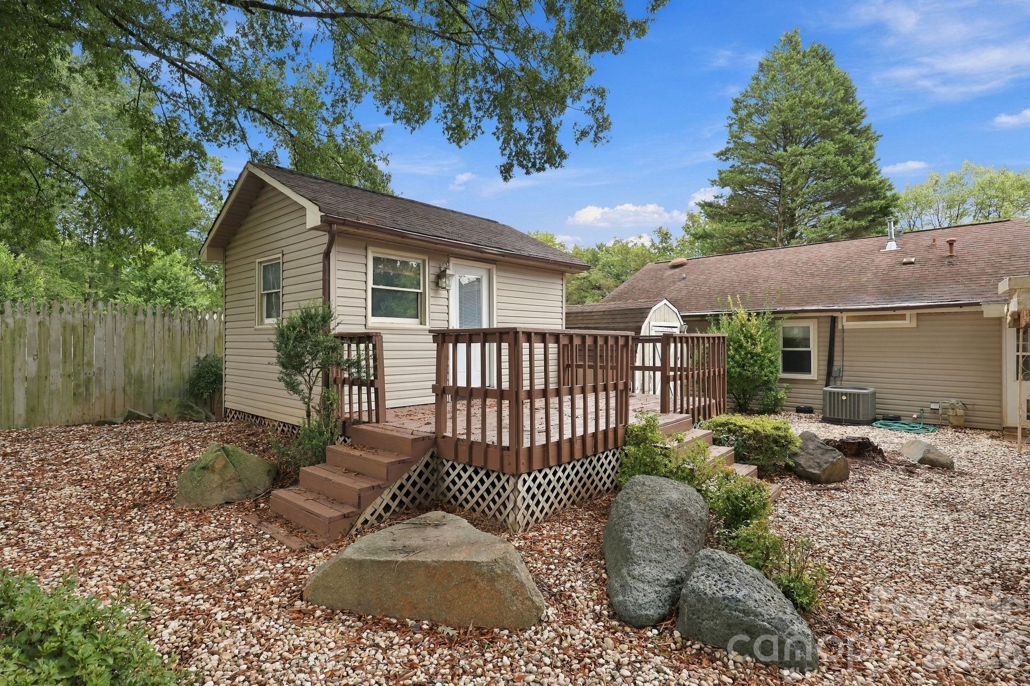 6423 Snow Bird Lane Property Photo 6