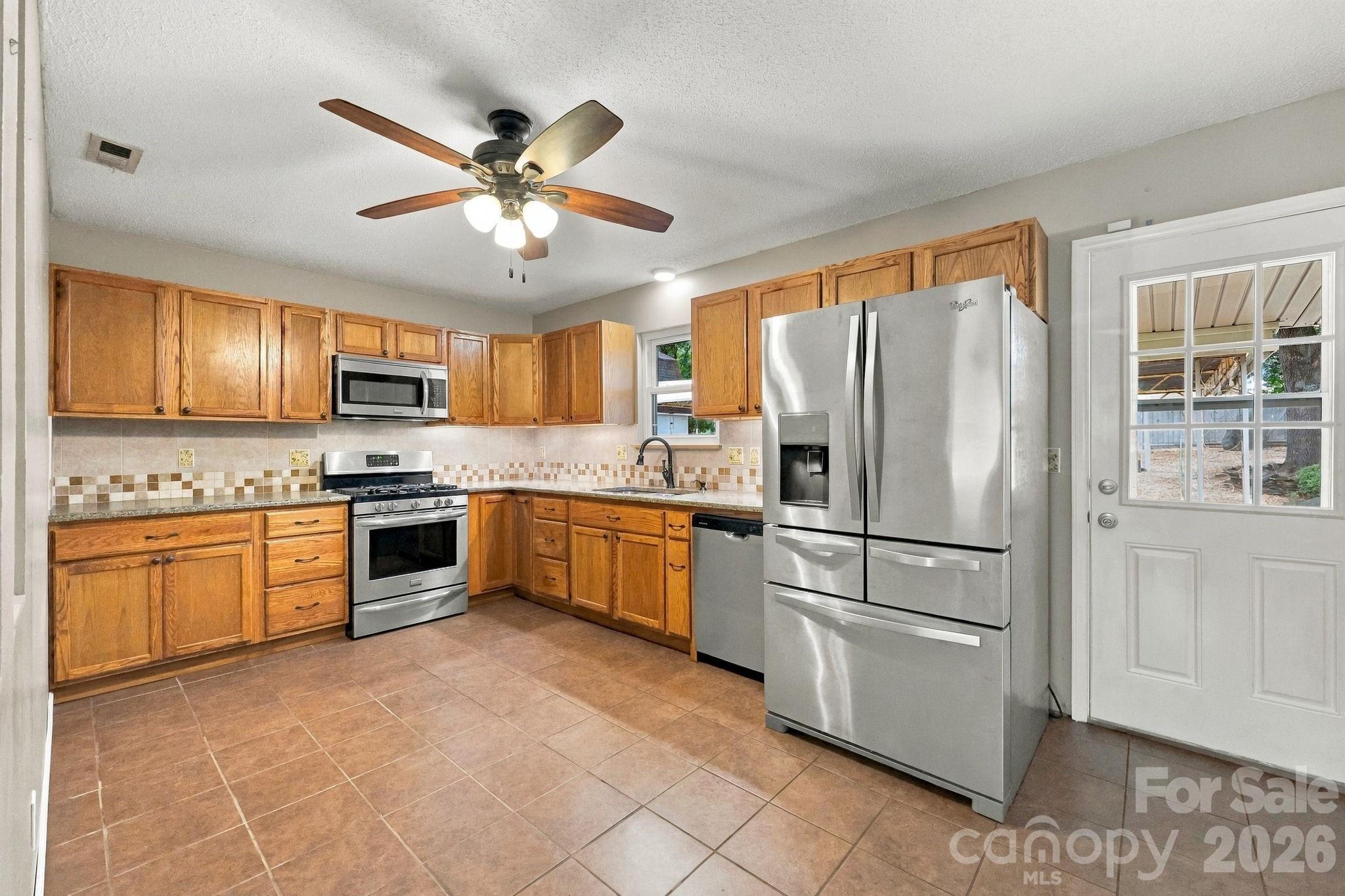 6423 Snow Bird Lane Property Photo 16