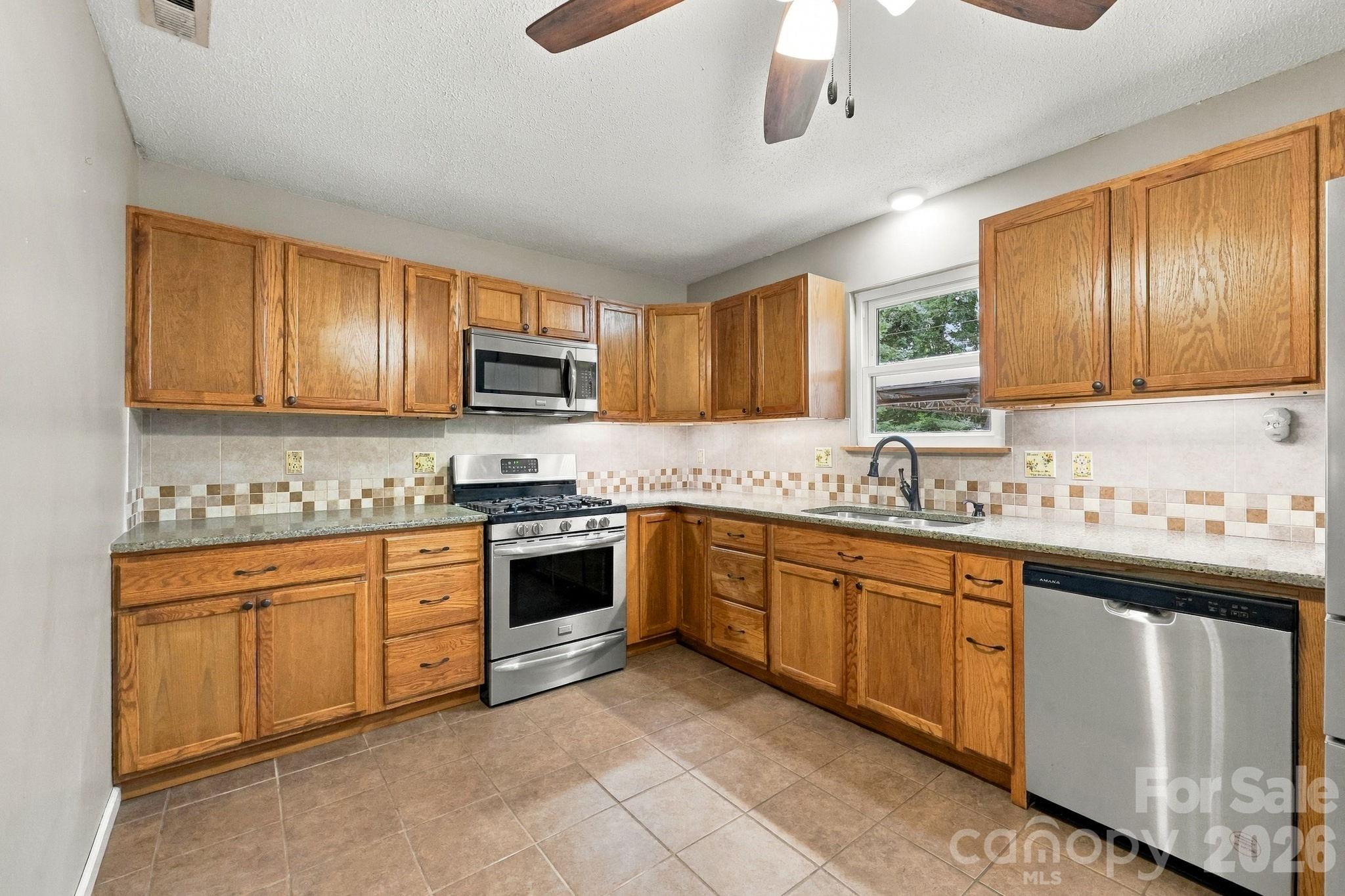 6423 Snow Bird Lane Property Photo 17