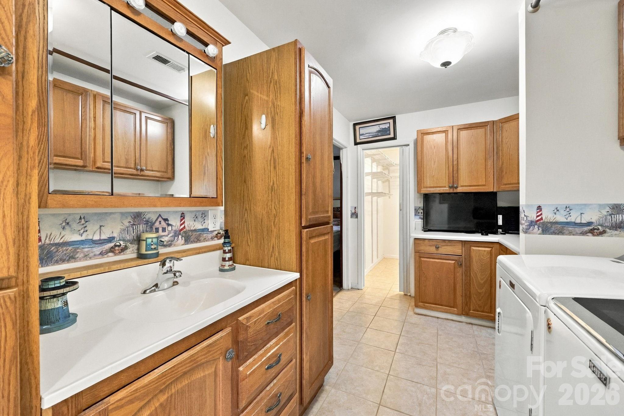 6423 Snow Bird Lane Property Photo 32