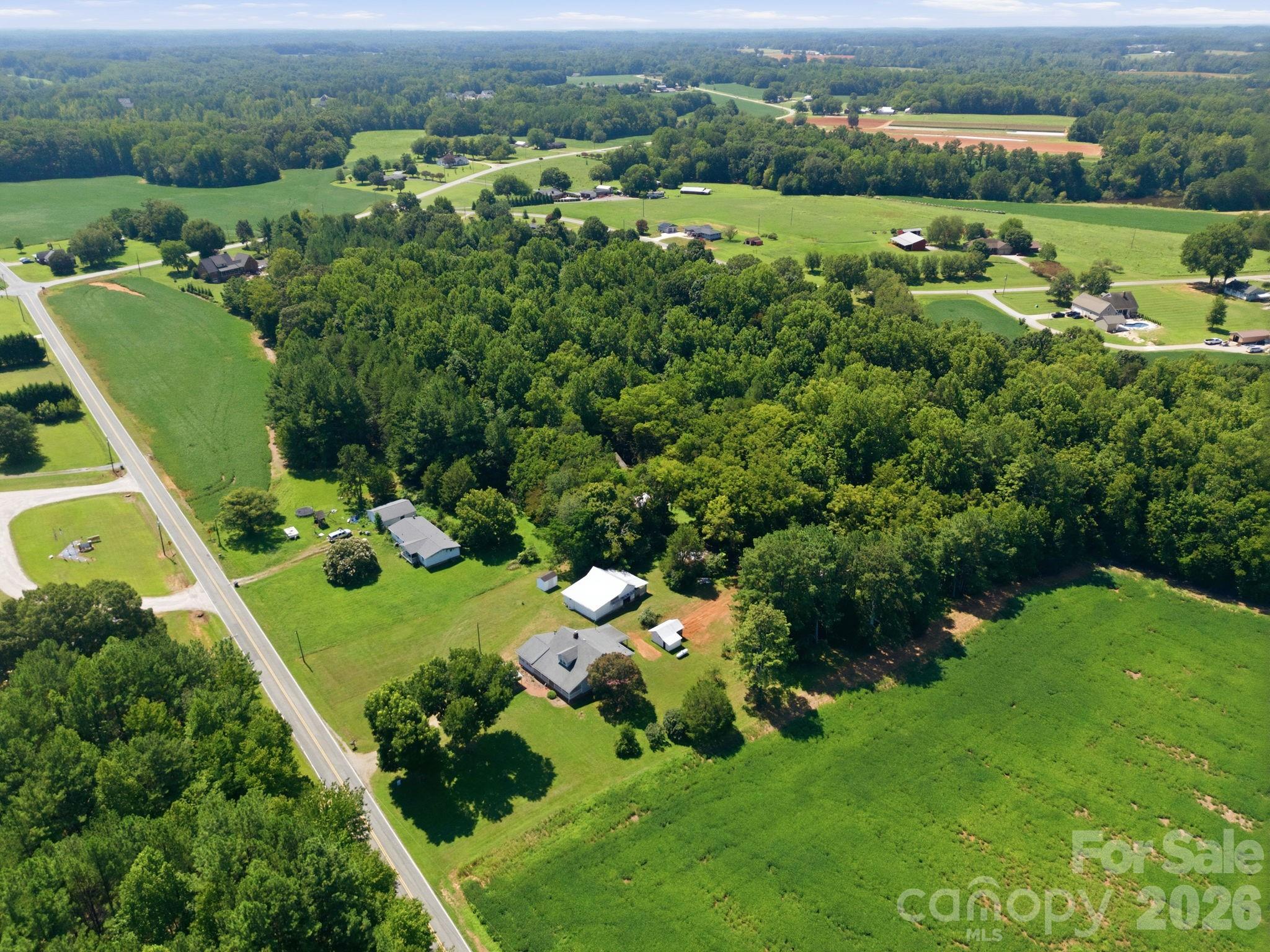2565 Weaver Road Property Photo 3
