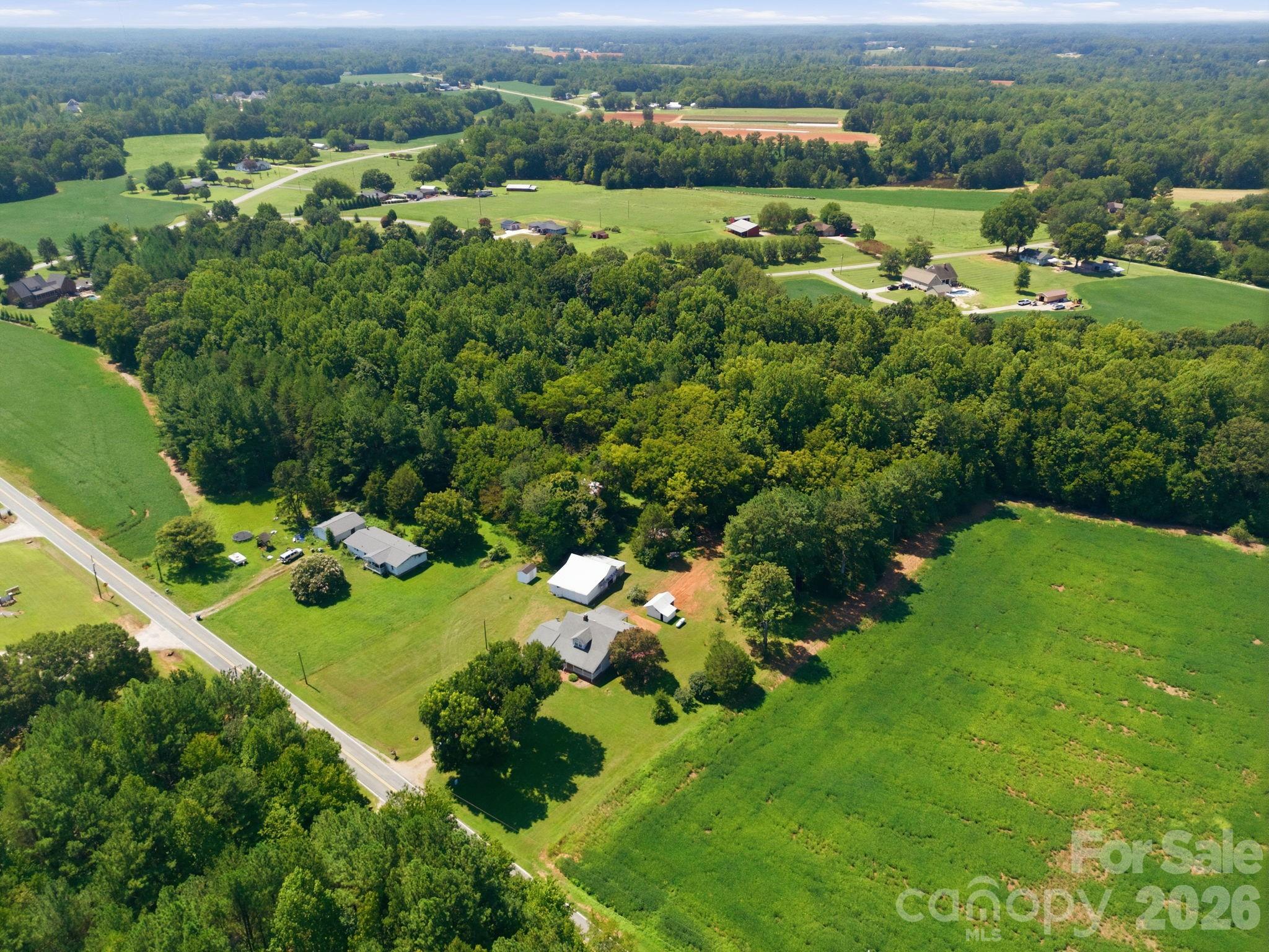2565 Weaver Road Property Photo 4