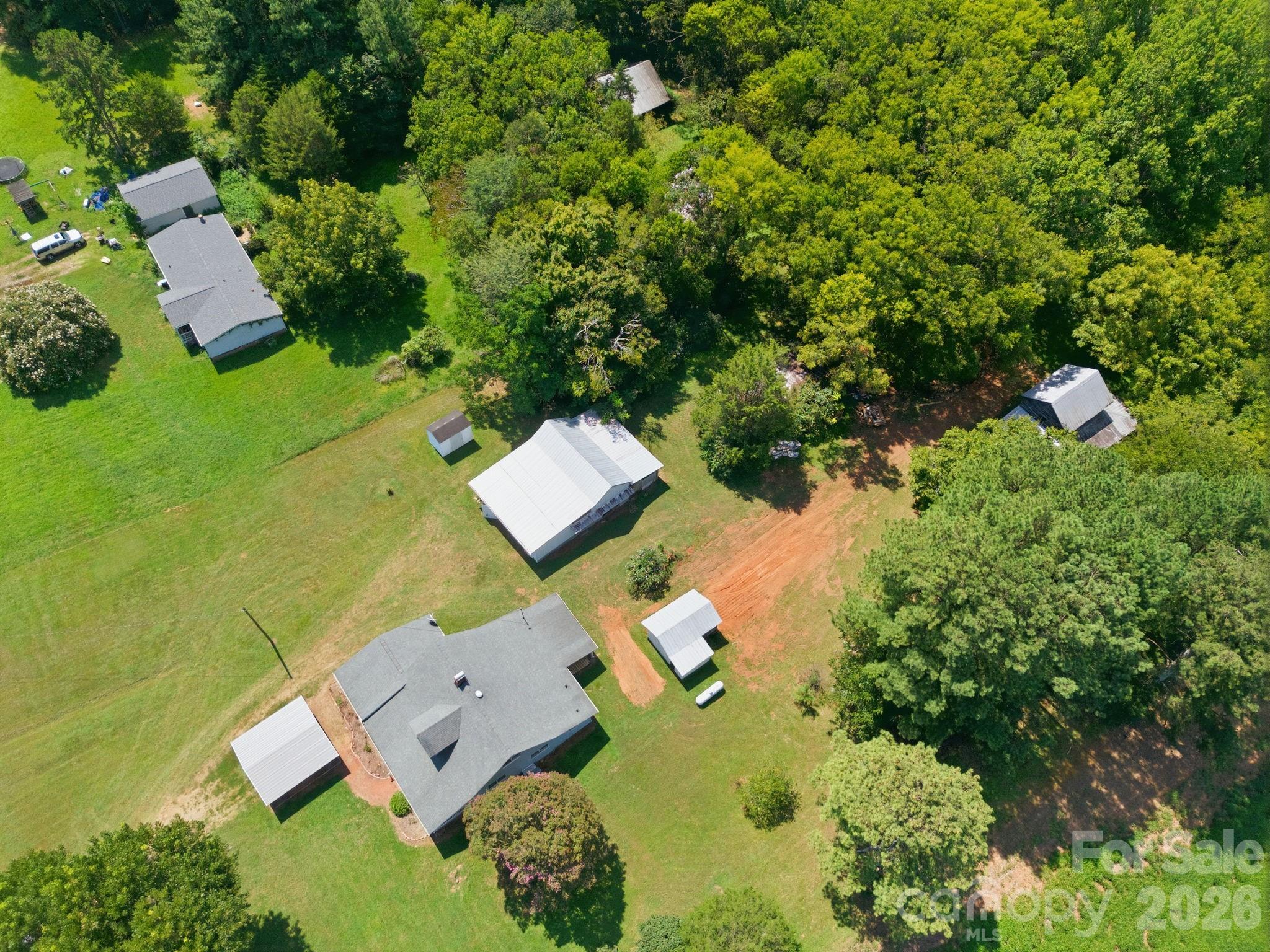 2565 Weaver Road Property Photo 9