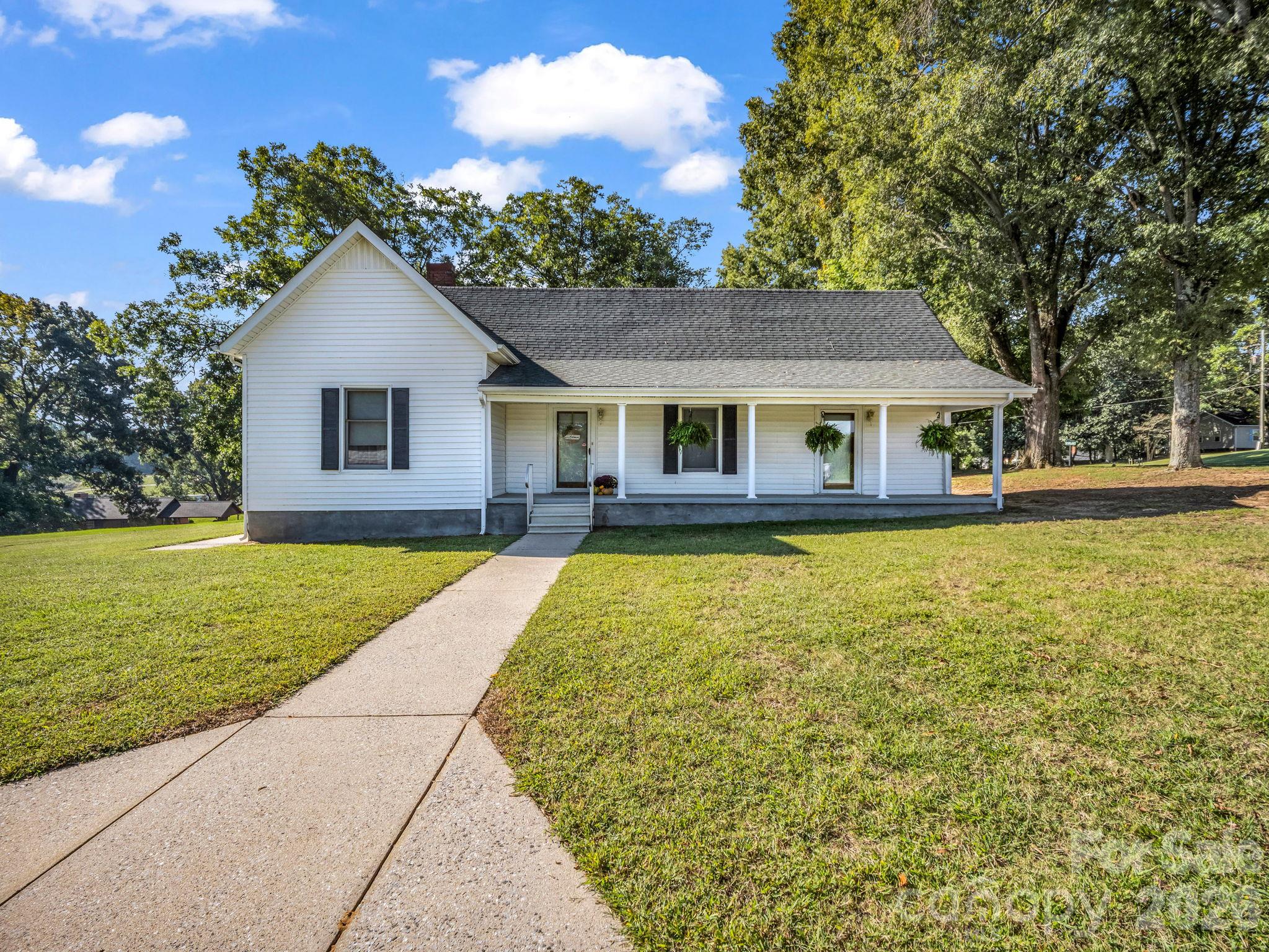 3833 Robert Riding Road Property Photo 1