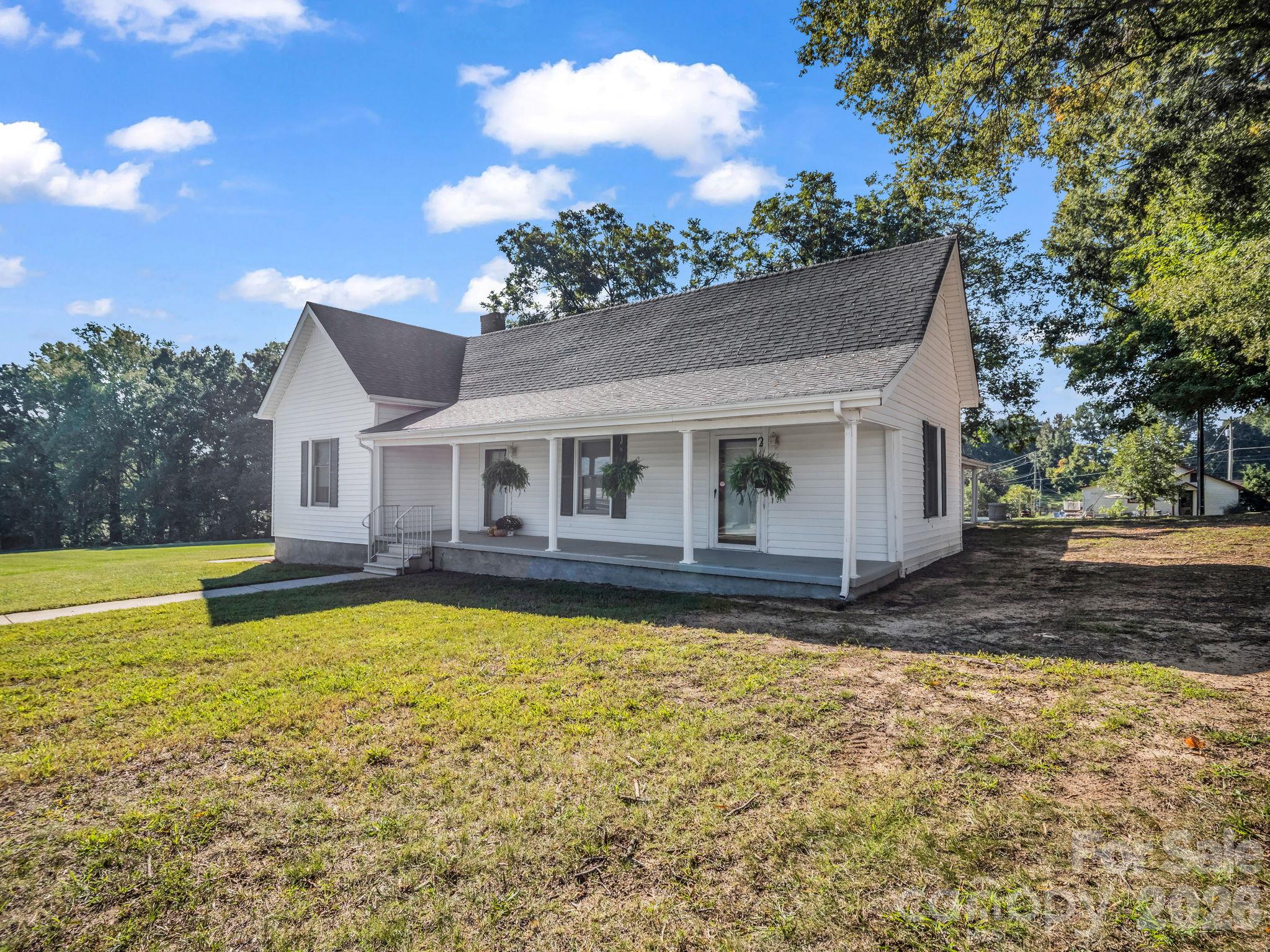 3833 Robert Riding Road Property Photo 3