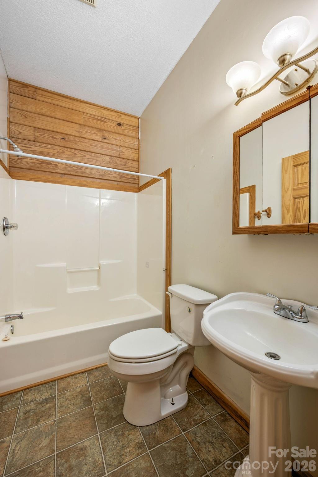 143 Rosewood Lane Property Photo 33