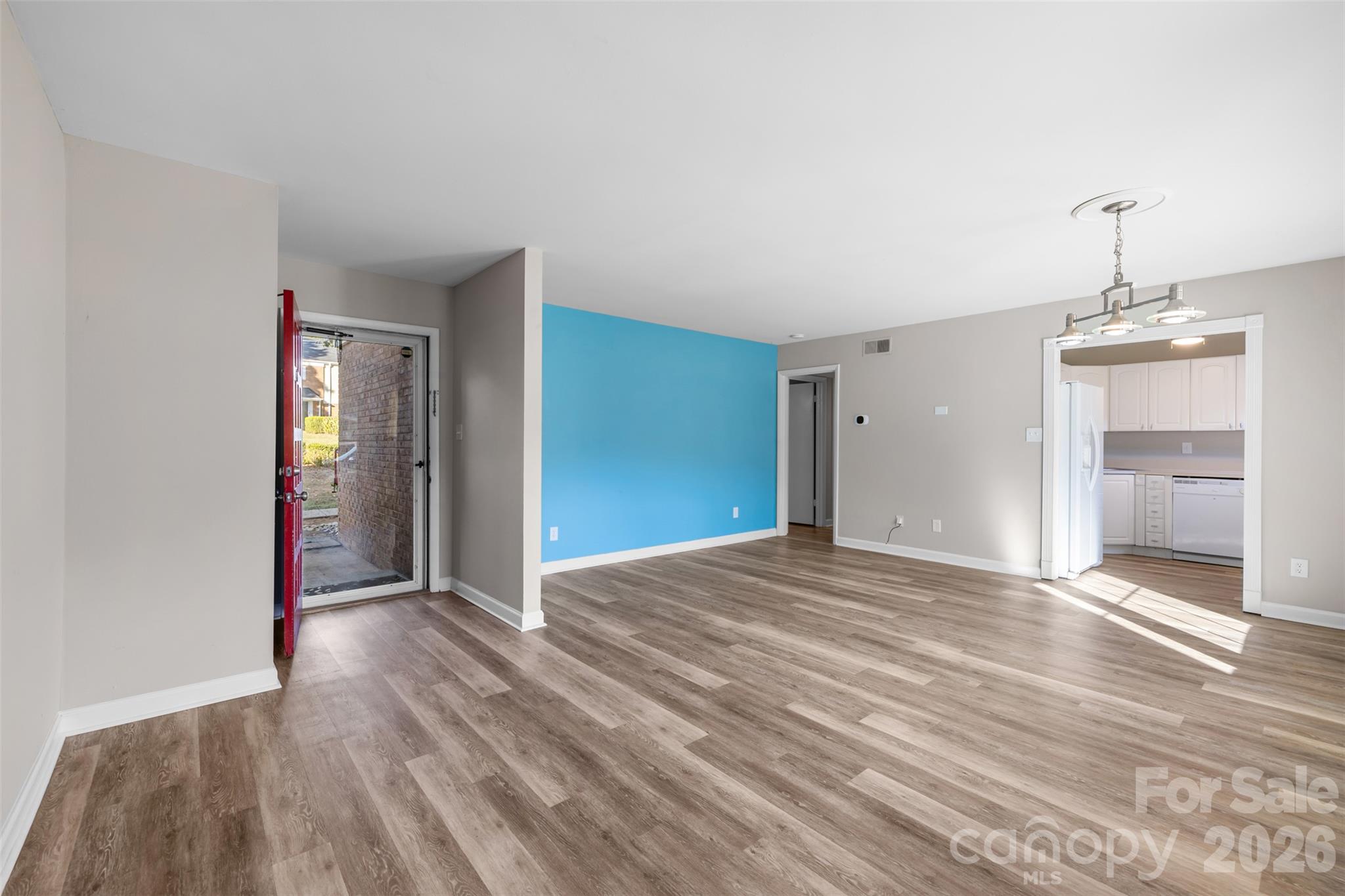 4615 Coronado Drive Property Photo 3
