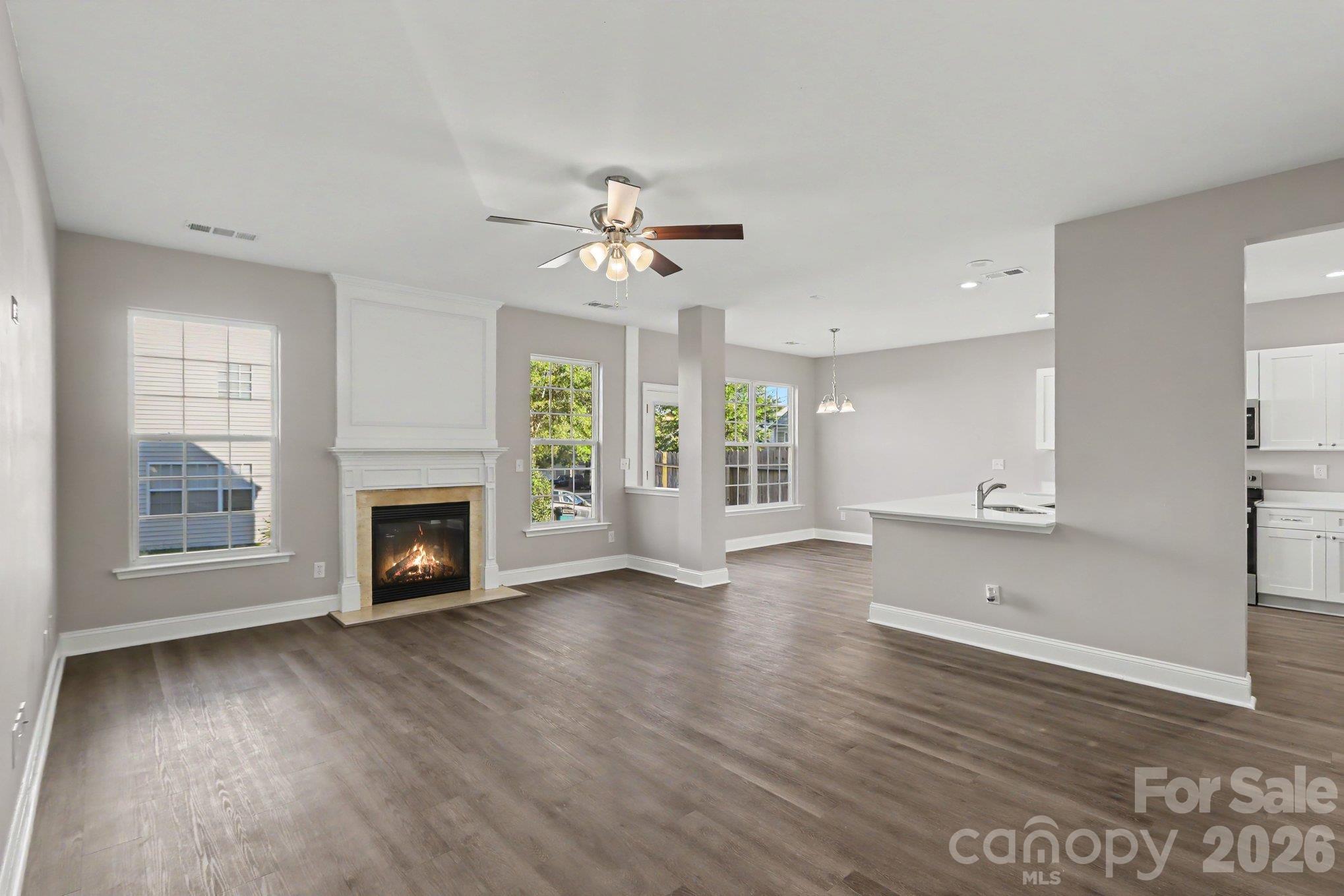 4059 Houldsworth Drive Property Photo 4