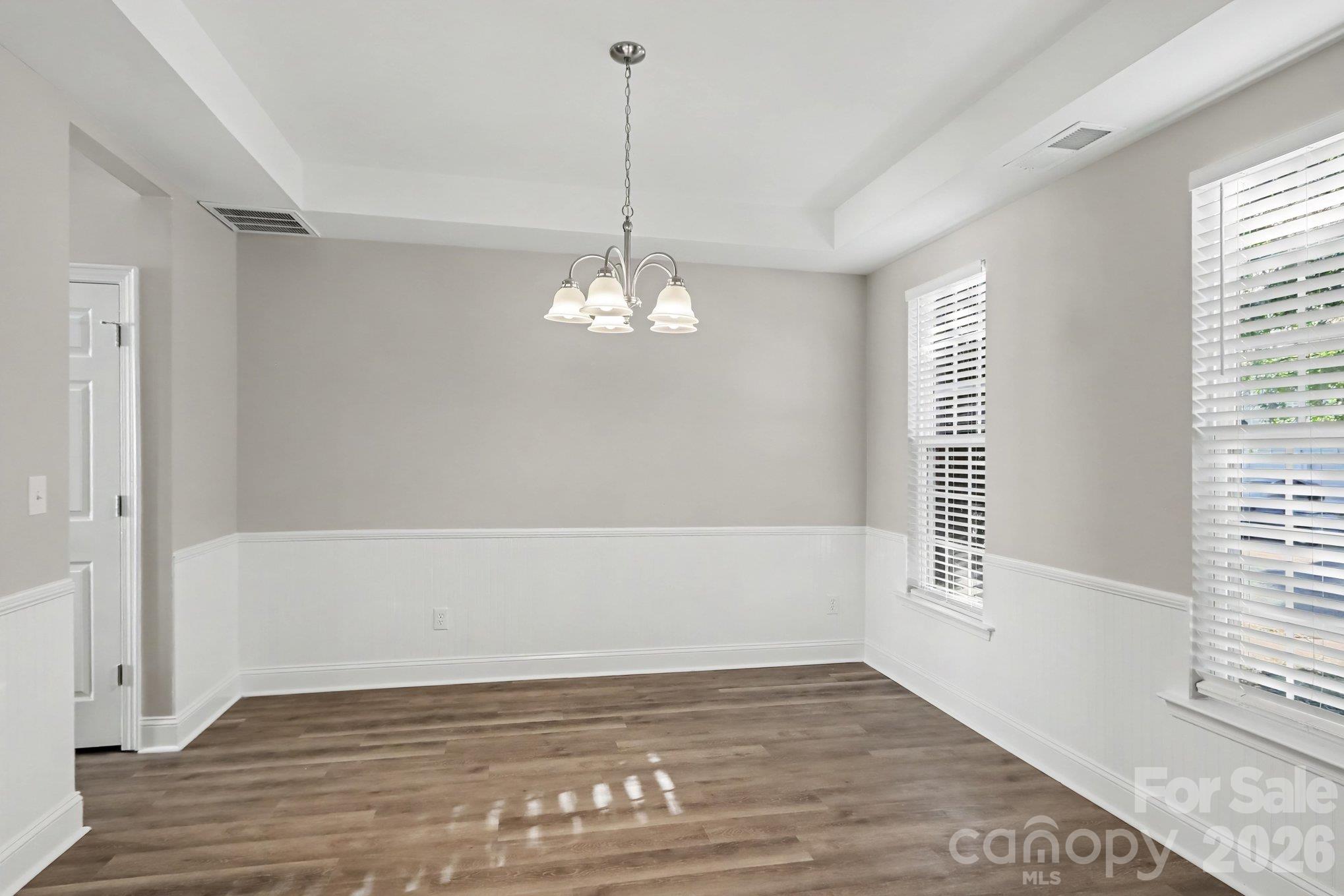 4059 Houldsworth Drive Property Photo 5