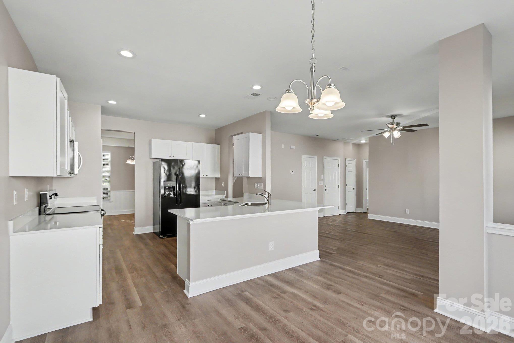 4059 Houldsworth Drive Property Photo 7