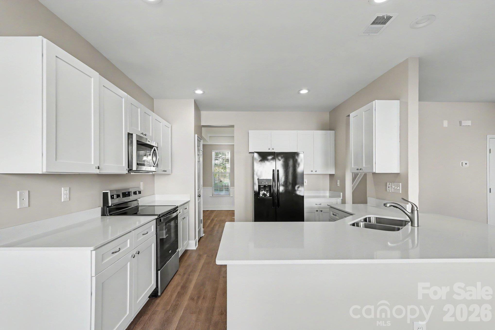 4059 Houldsworth Drive Property Photo 8