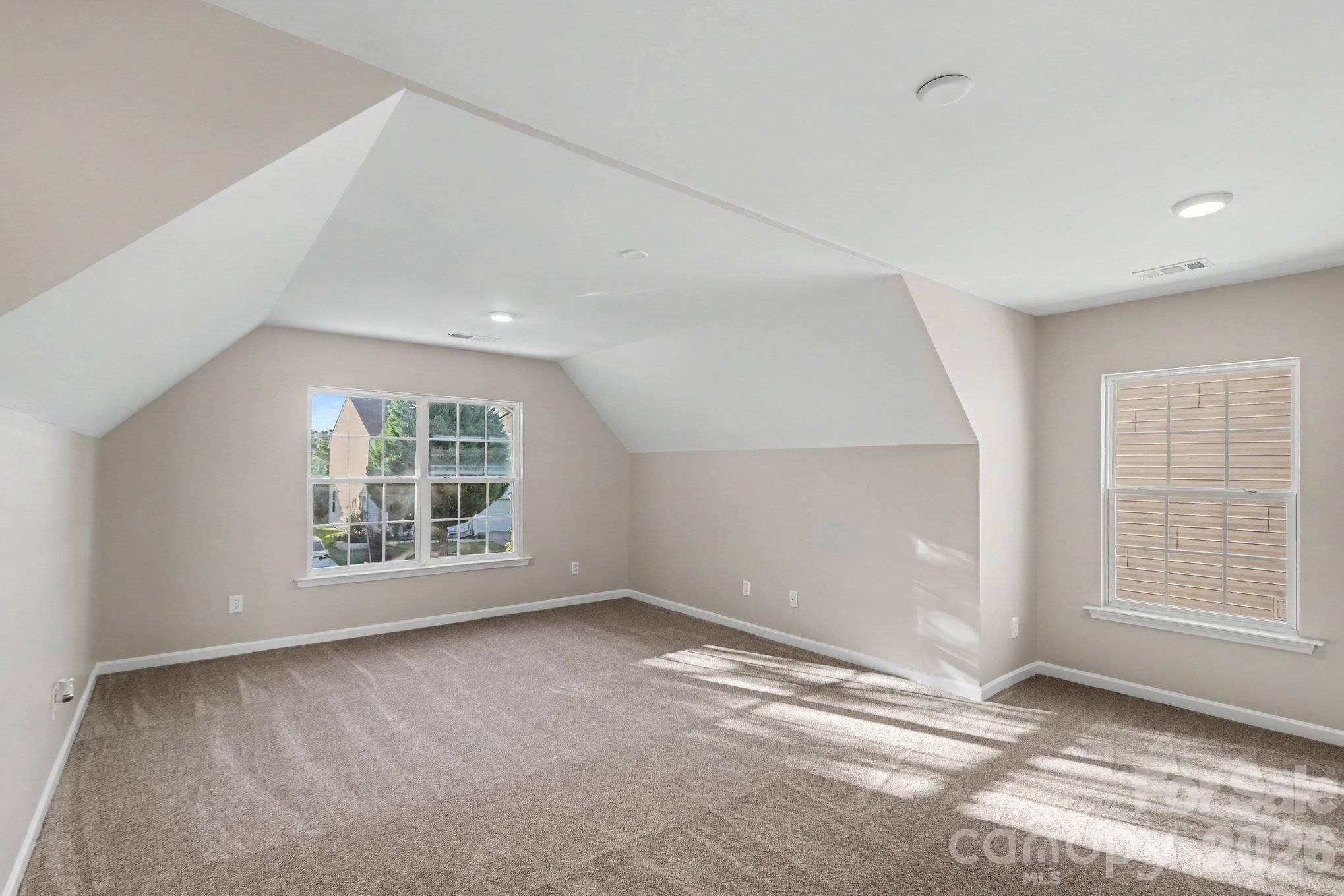 4059 Houldsworth Drive Property Photo 15