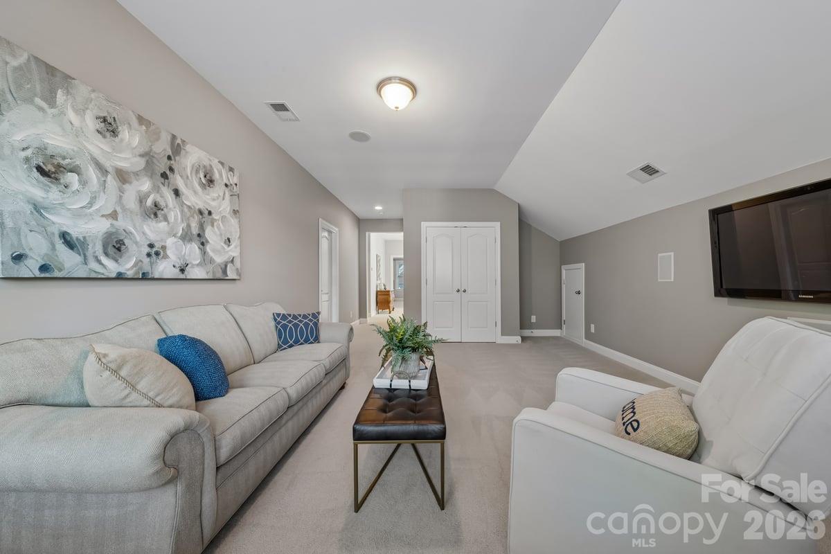 7123 Yellowhorn Trail Property Photo 36