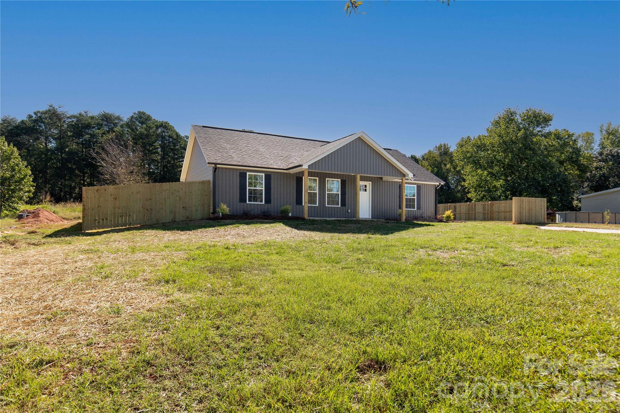 1692 Molly Circle Property Photo 2