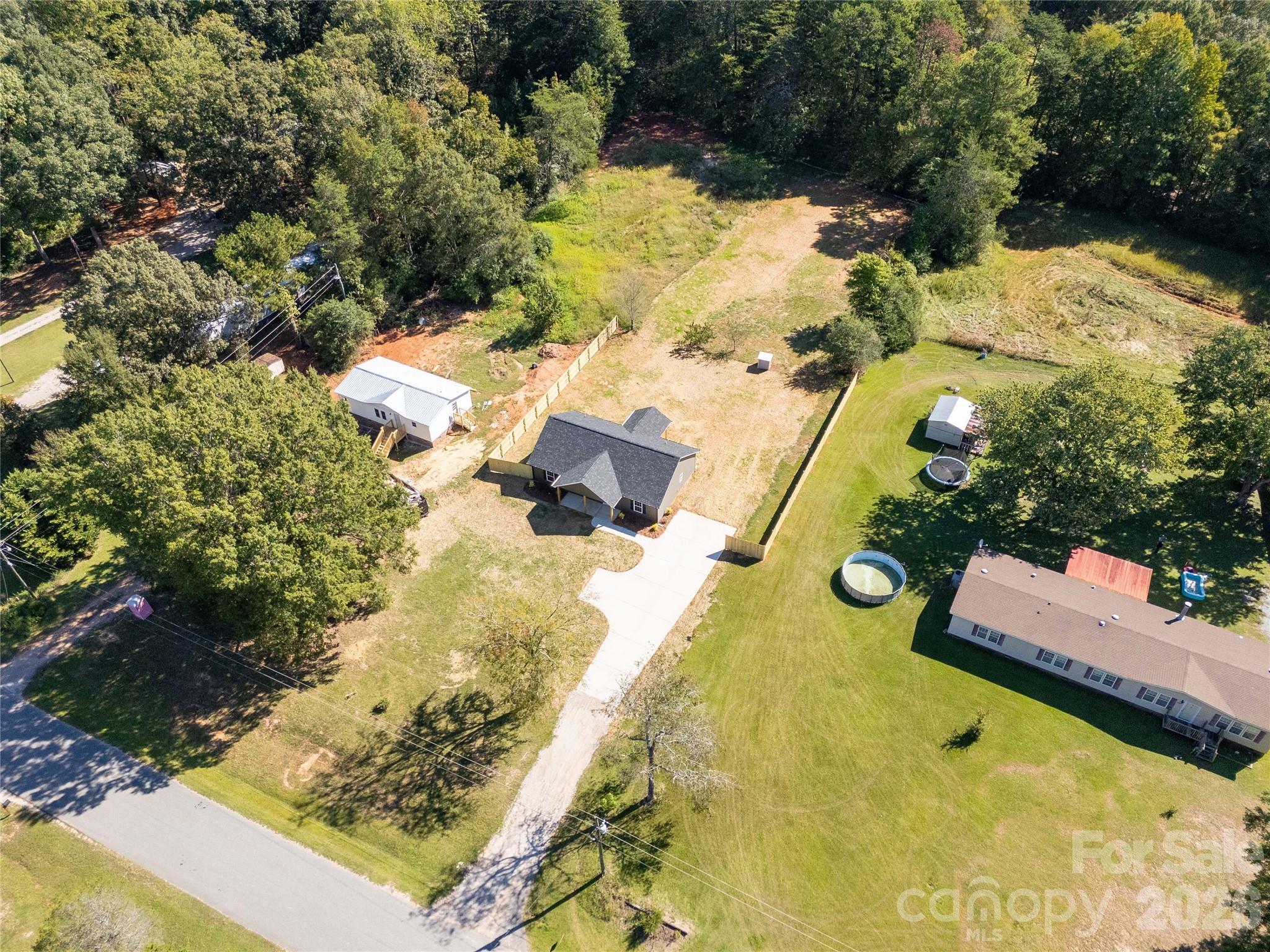 1692 Molly Circle Property Photo 32