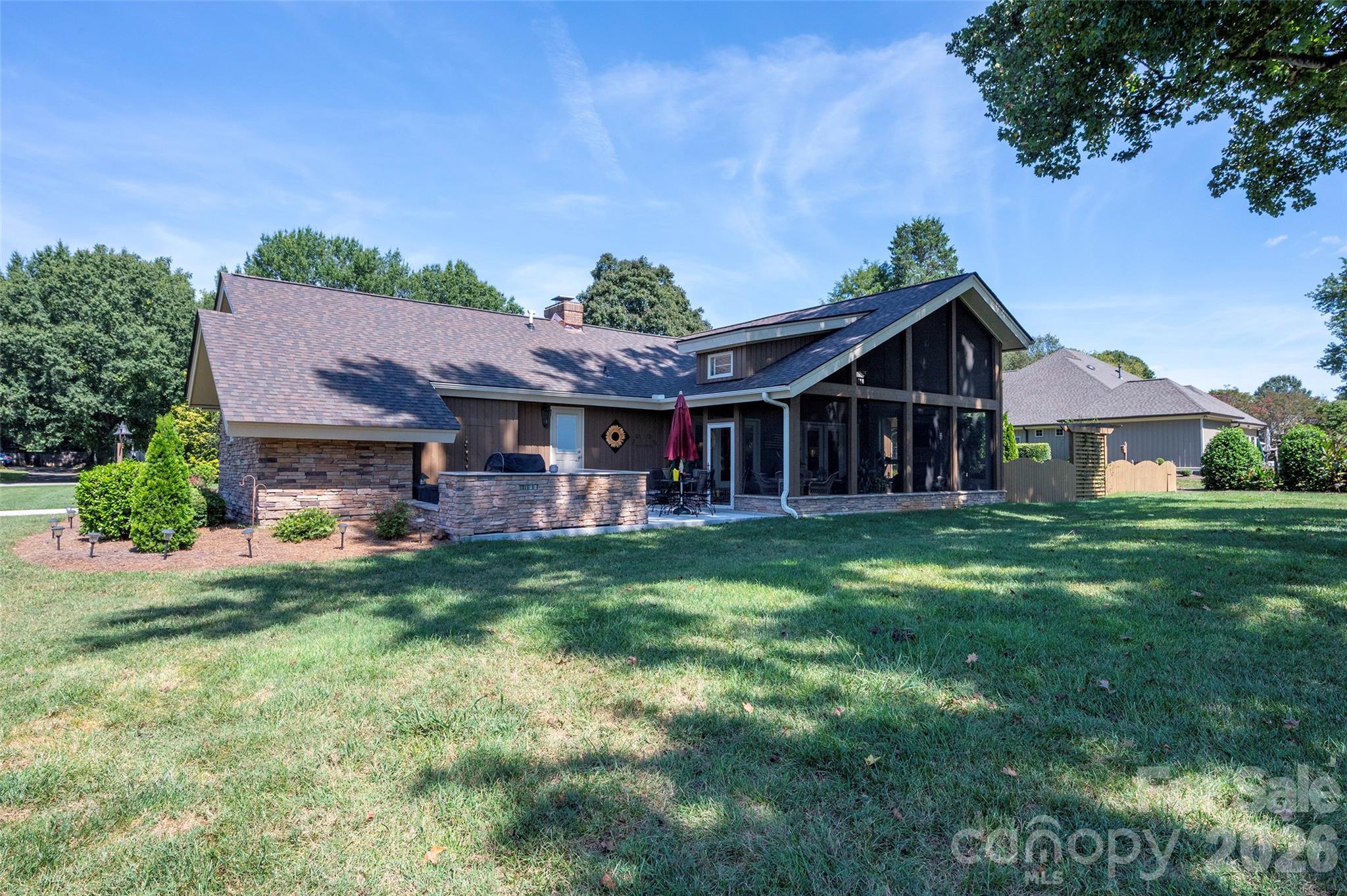 109 Holly Circle Property Photo 4