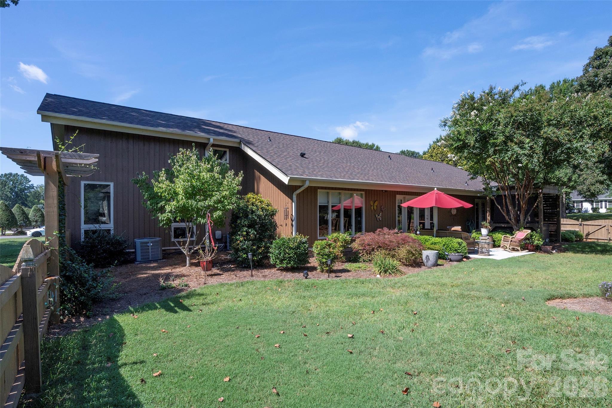 109 Holly Circle Property Photo 7