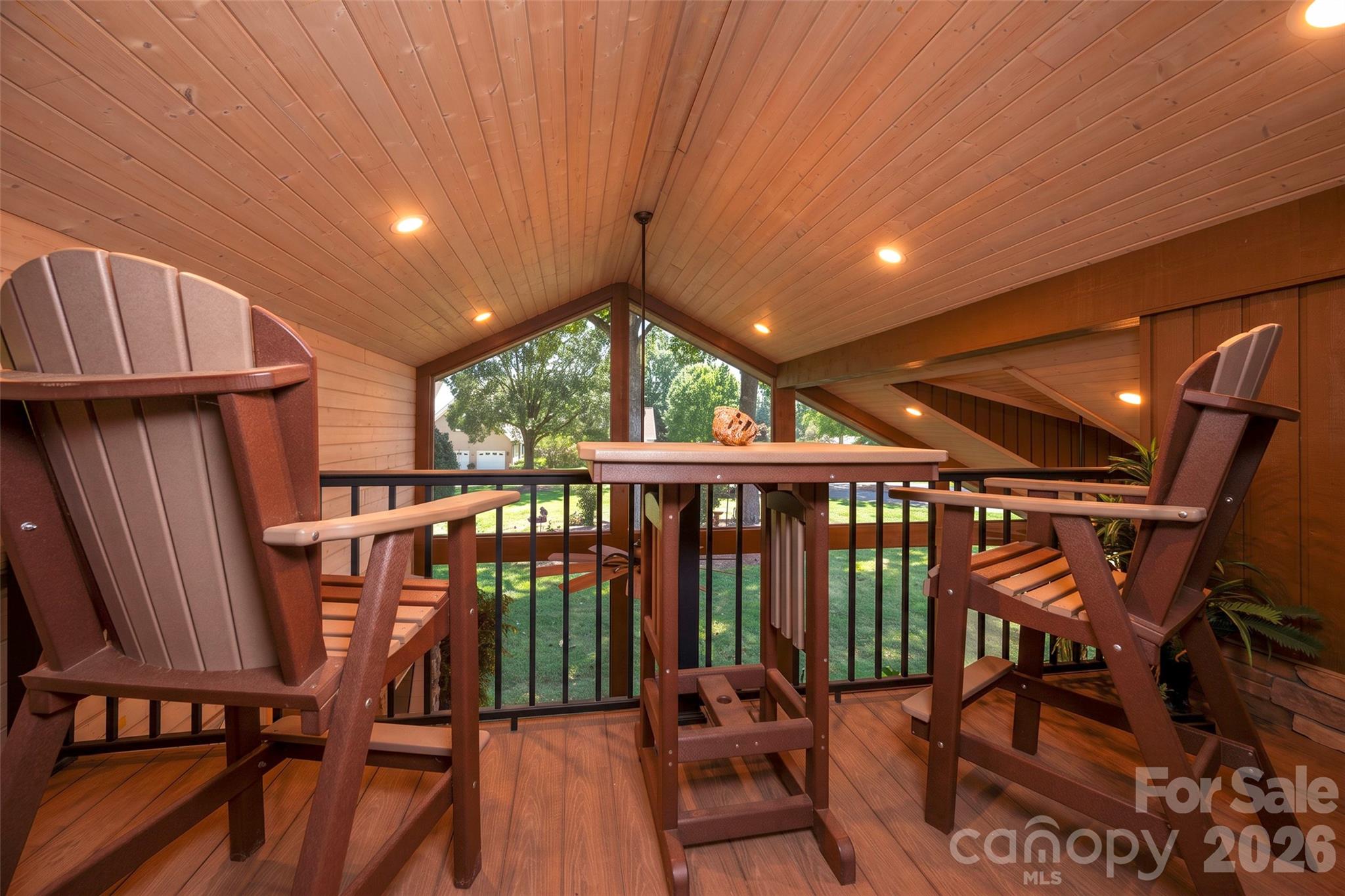 109 Holly Circle Property Photo 32