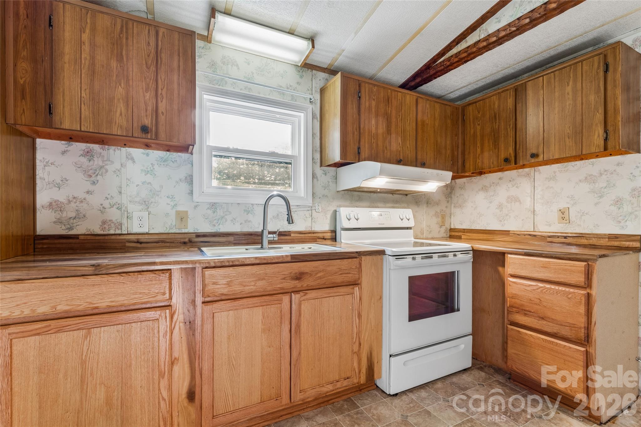 6795 N Turner Drive Property Photo 3