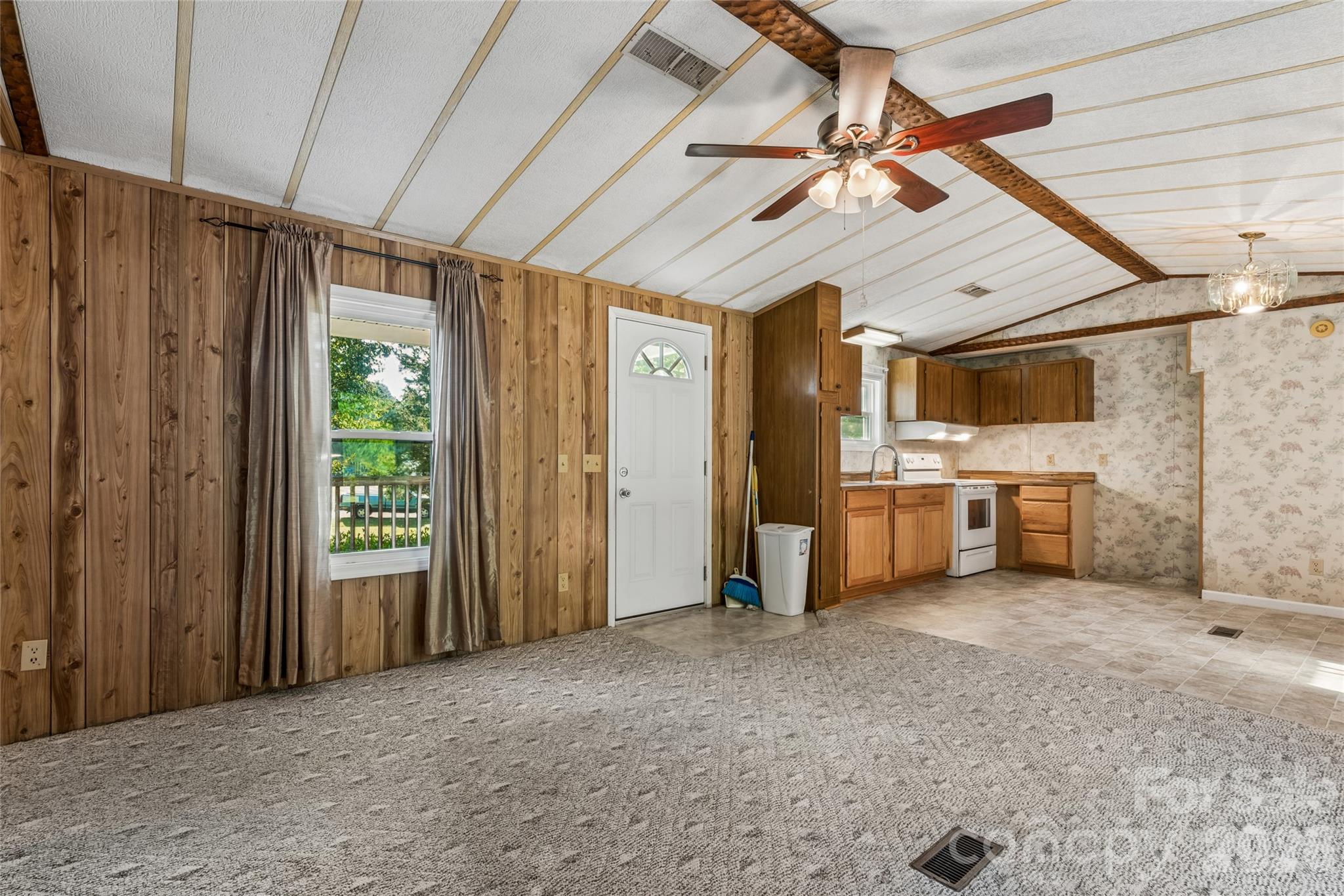 6795 N Turner Drive Property Photo 5