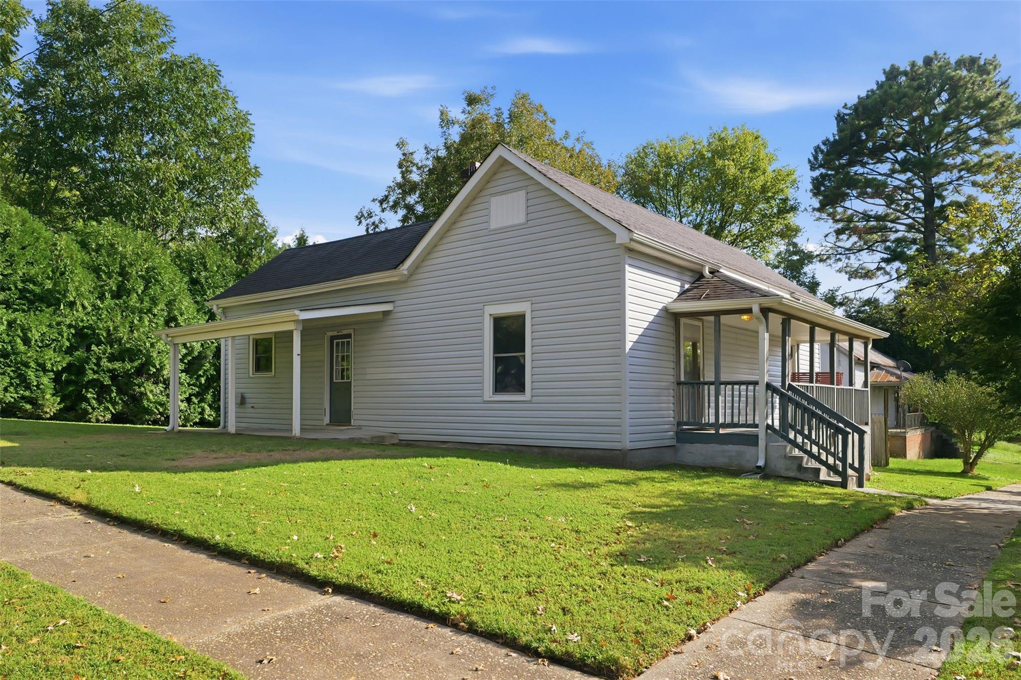 140 Aikman Avenue Property Photo 1