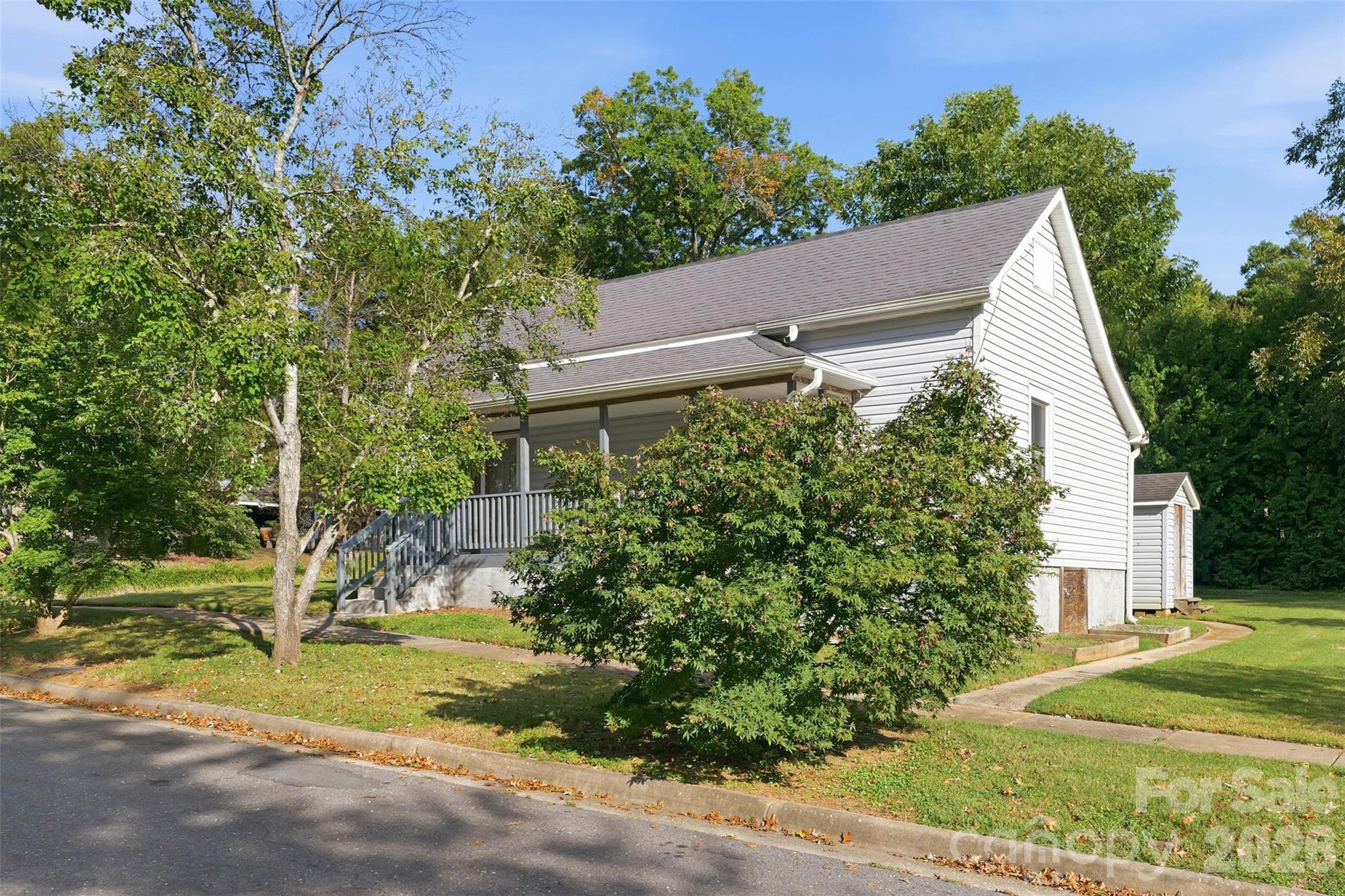 140 Aikman Avenue Property Photo 3