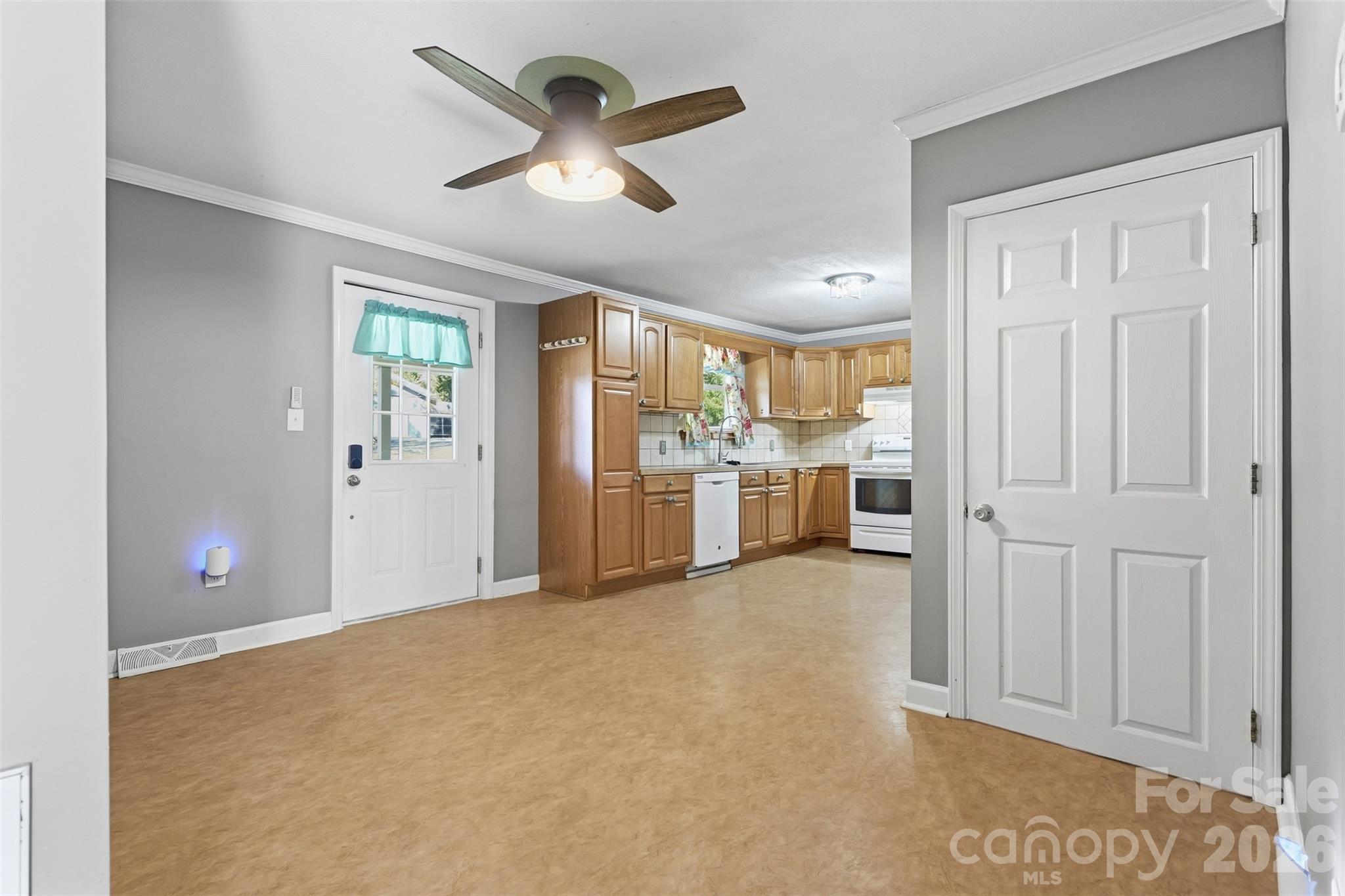 140 Aikman Avenue Property Photo 10