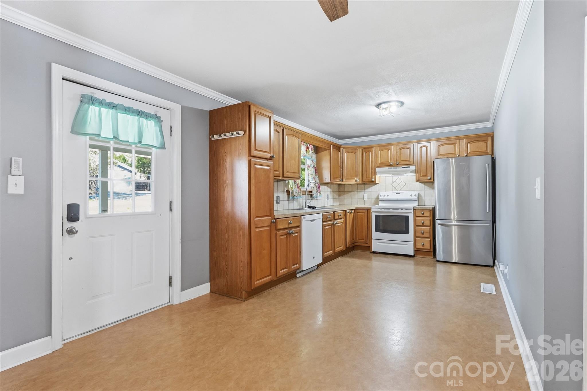 140 Aikman Avenue Property Photo 15