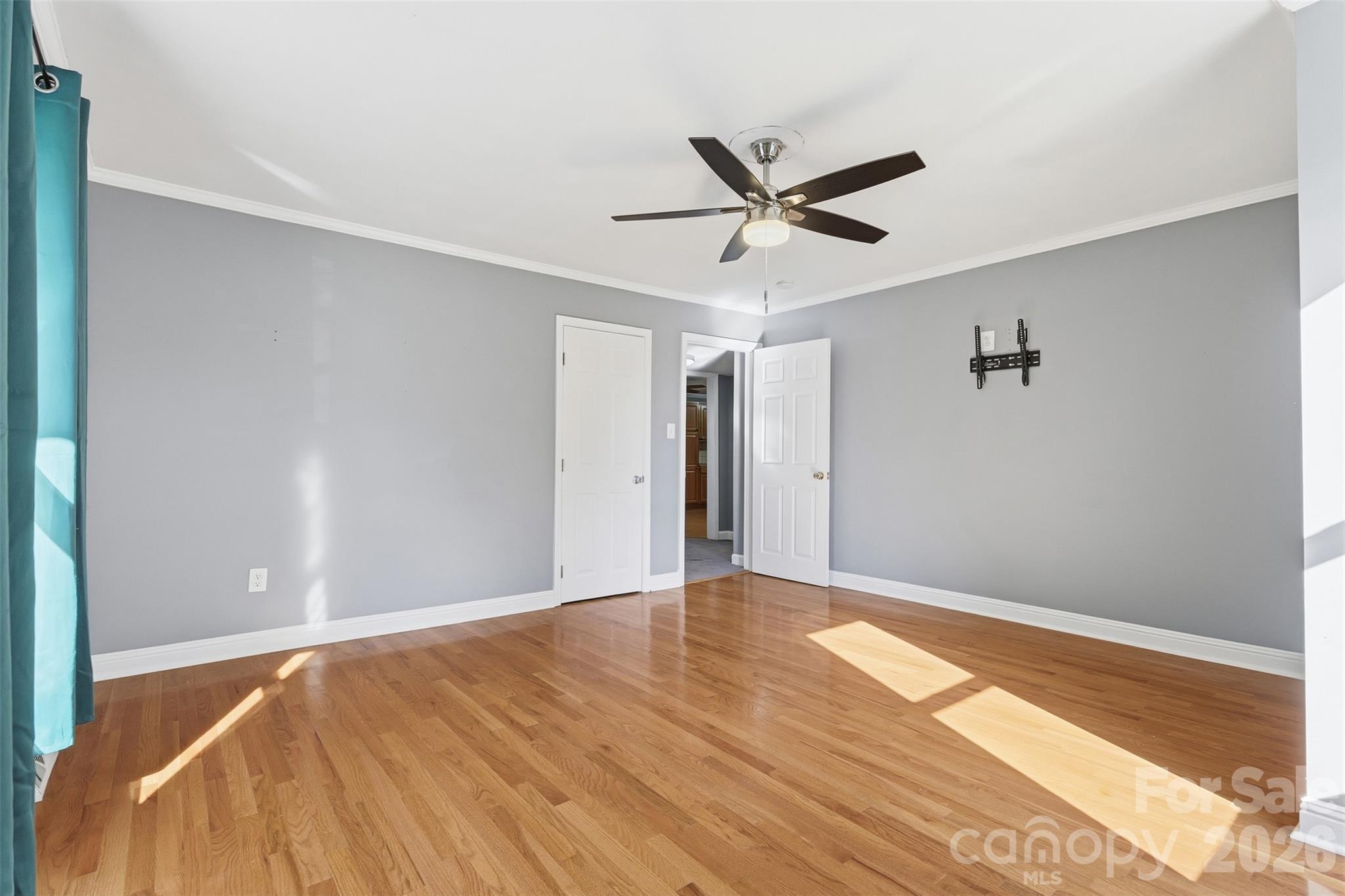 140 Aikman Avenue Property Photo 25
