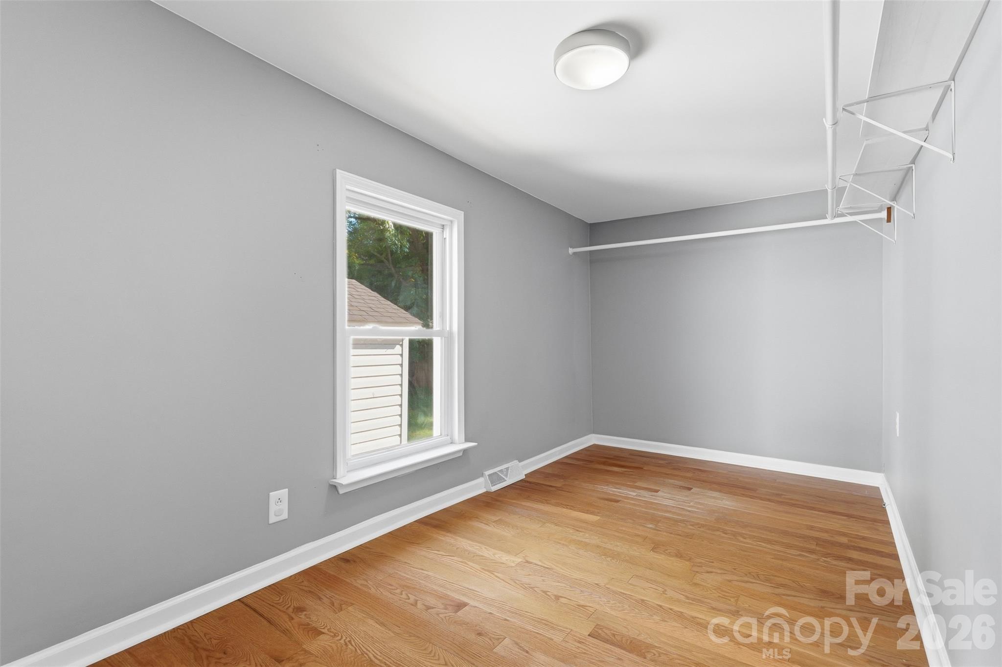 140 Aikman Avenue Property Photo 26
