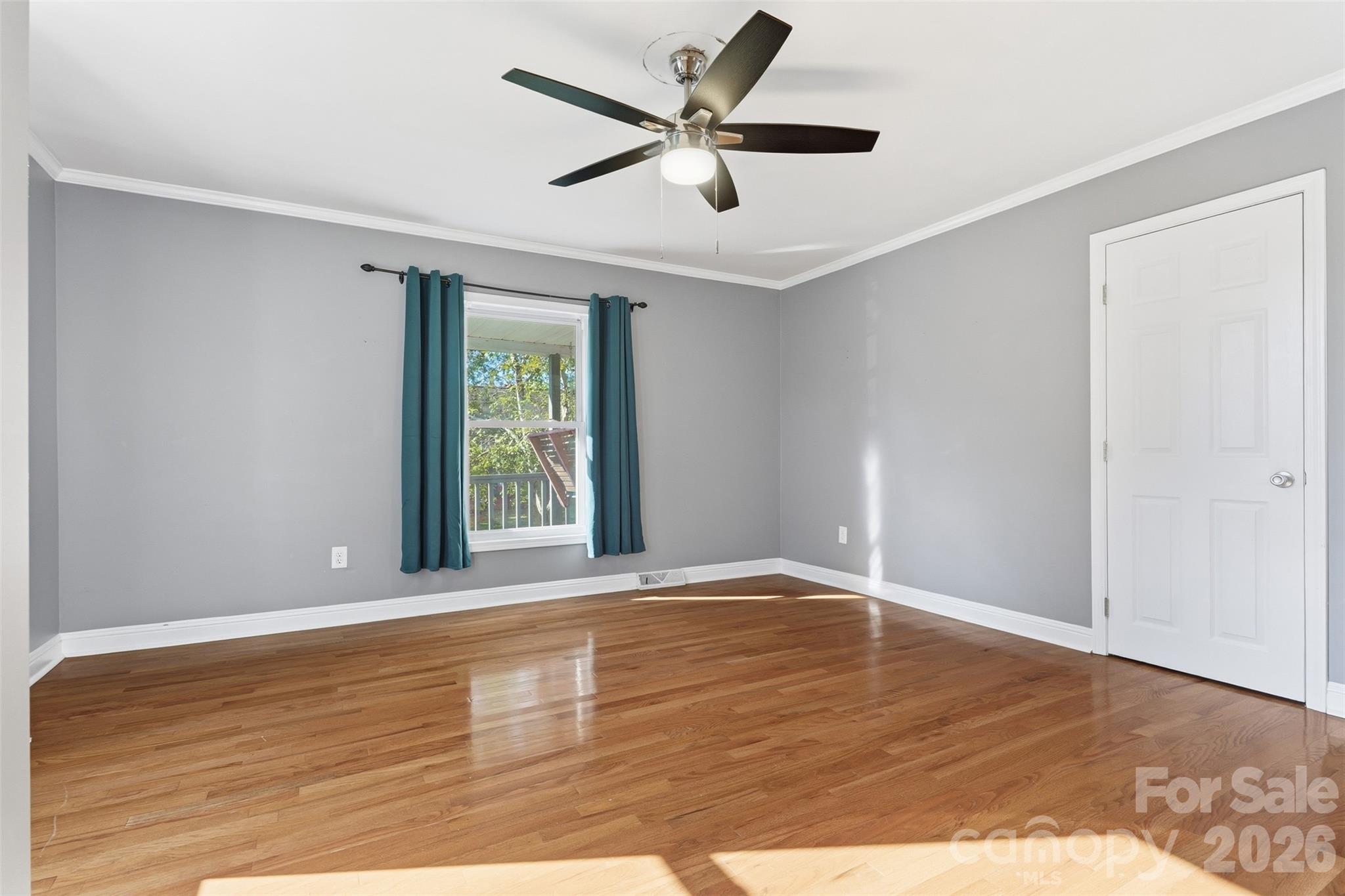 140 Aikman Avenue Property Photo 32