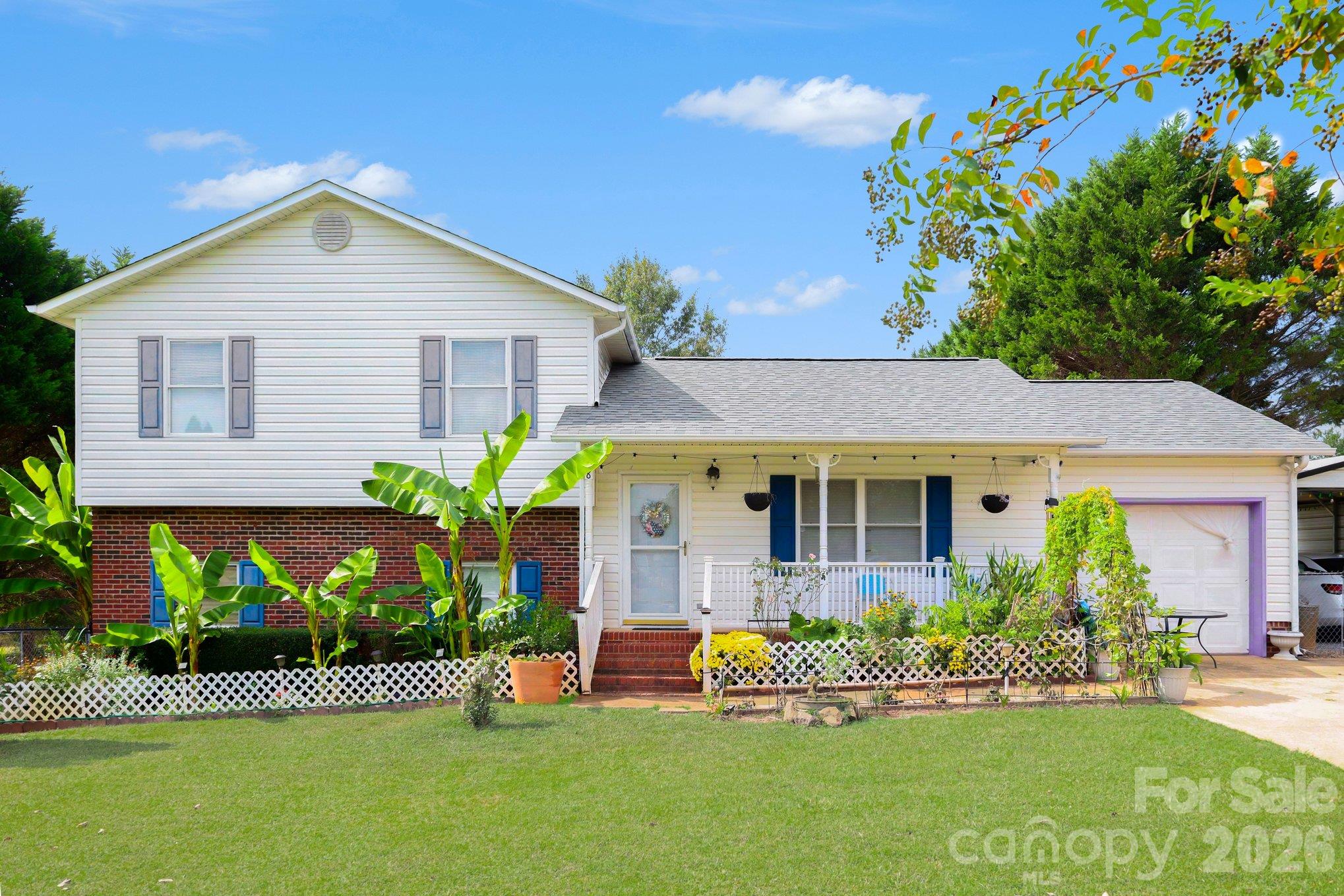 938 Lyndsey Brooke Court Property Photo 1