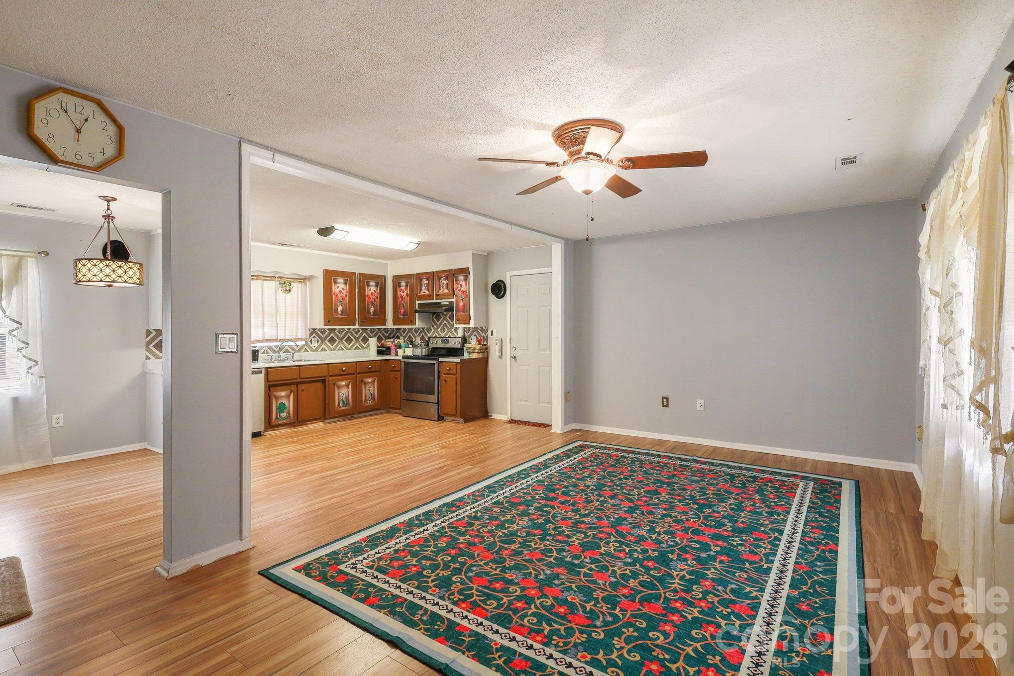 938 Lyndsey Brooke Court Property Photo 3