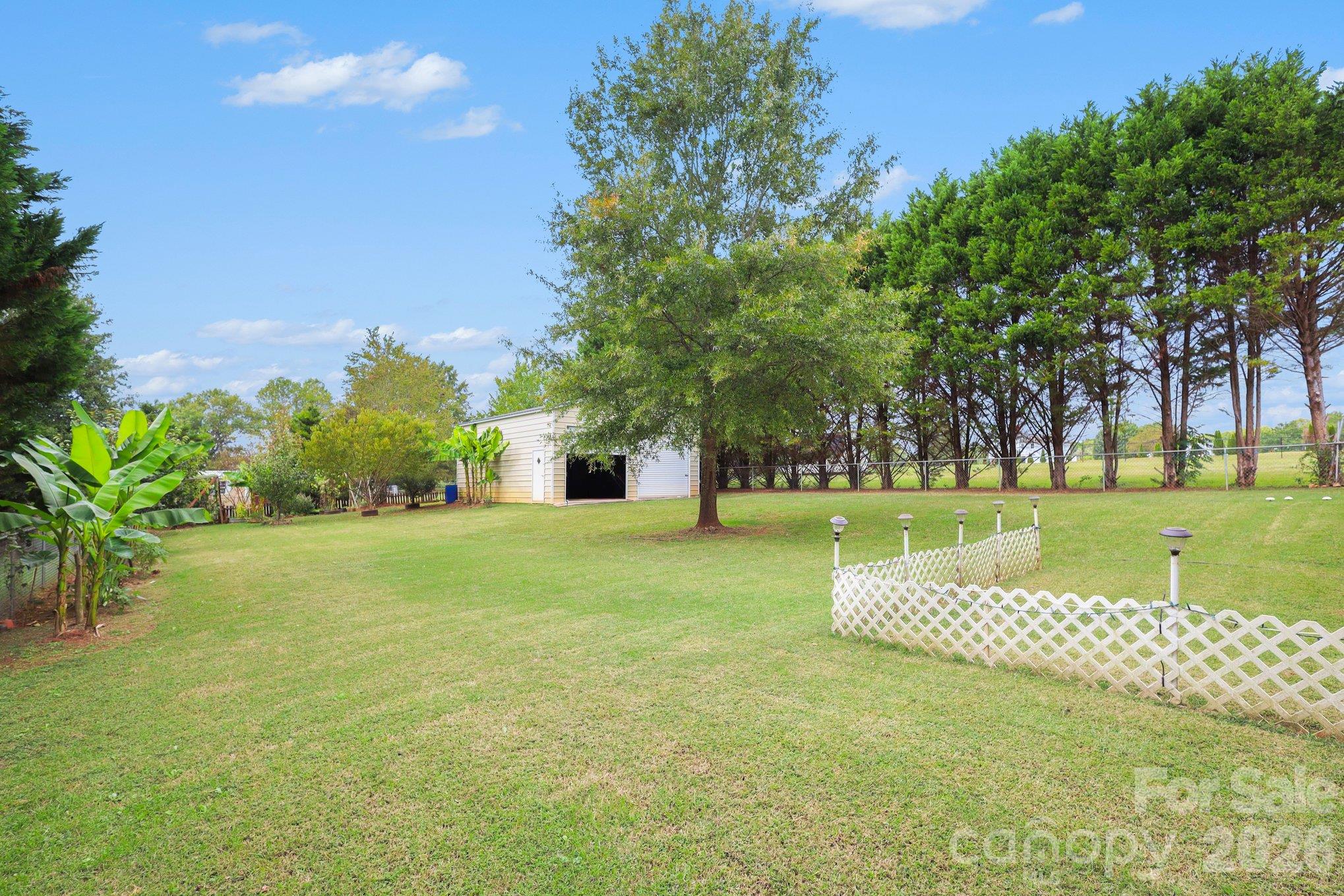 938 Lyndsey Brooke Court Property Photo 11