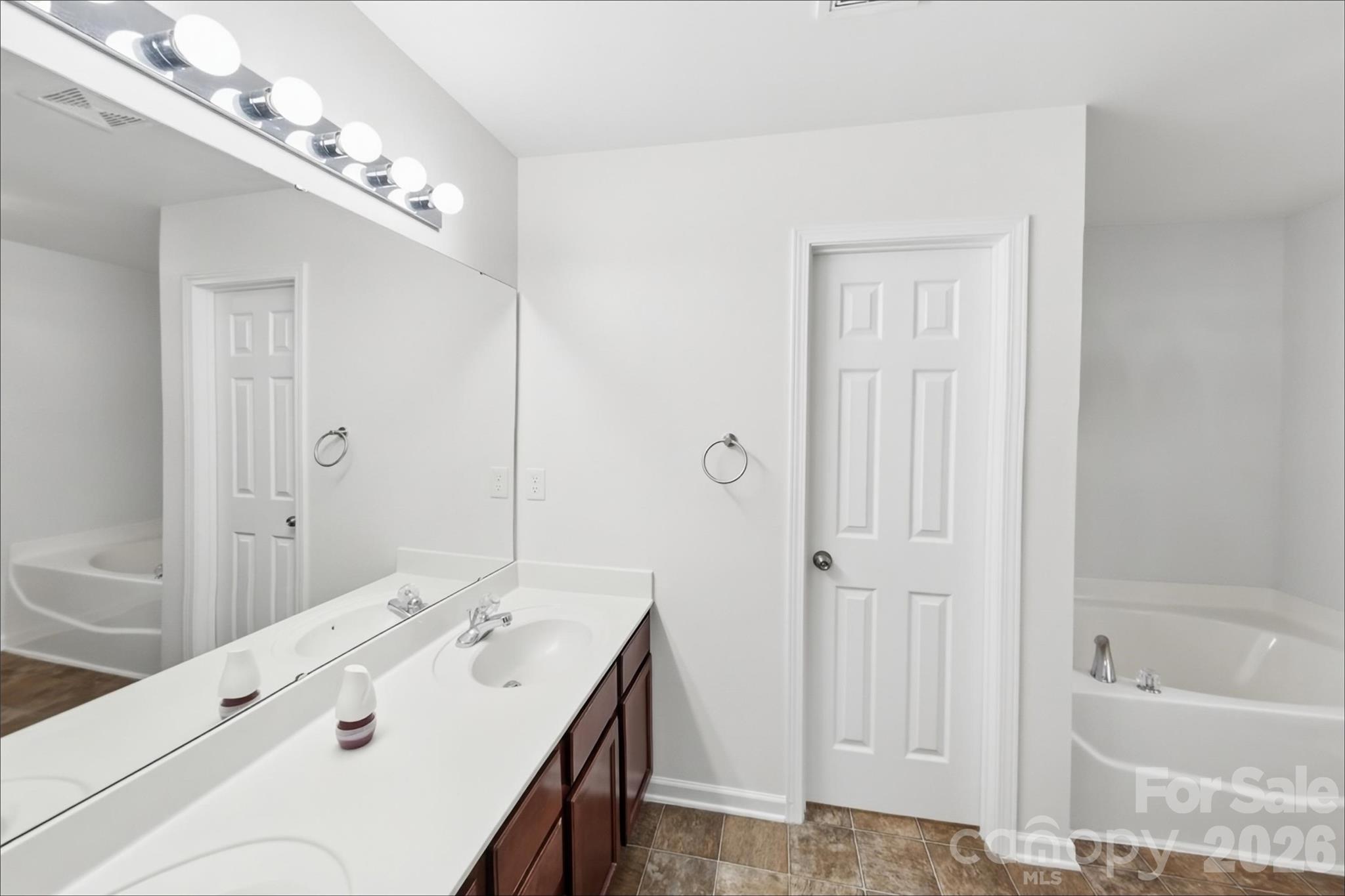 3041 Kilbeggan Drive Property Photo 12