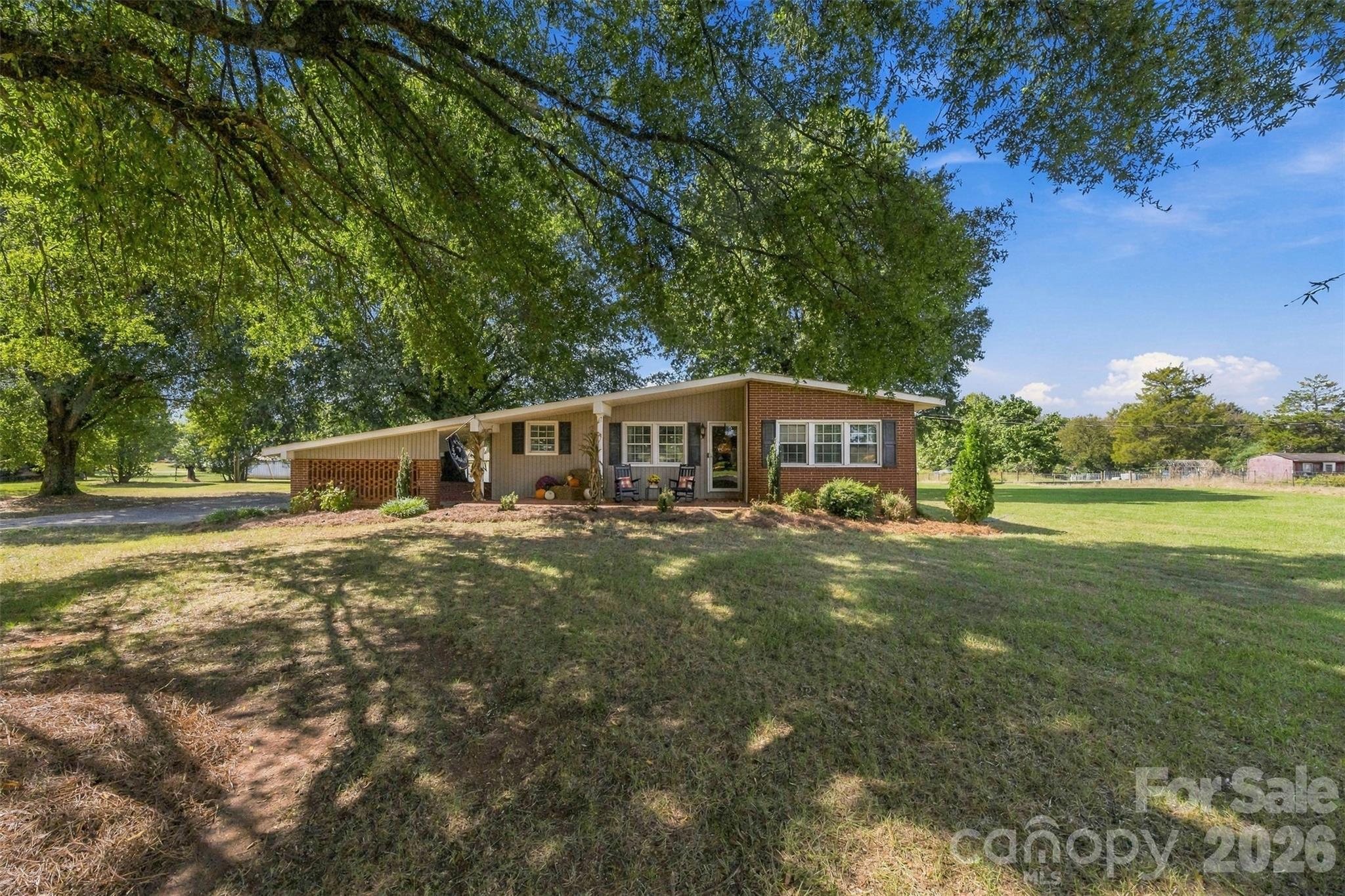 1691 Cat Square Road Property Photo 4