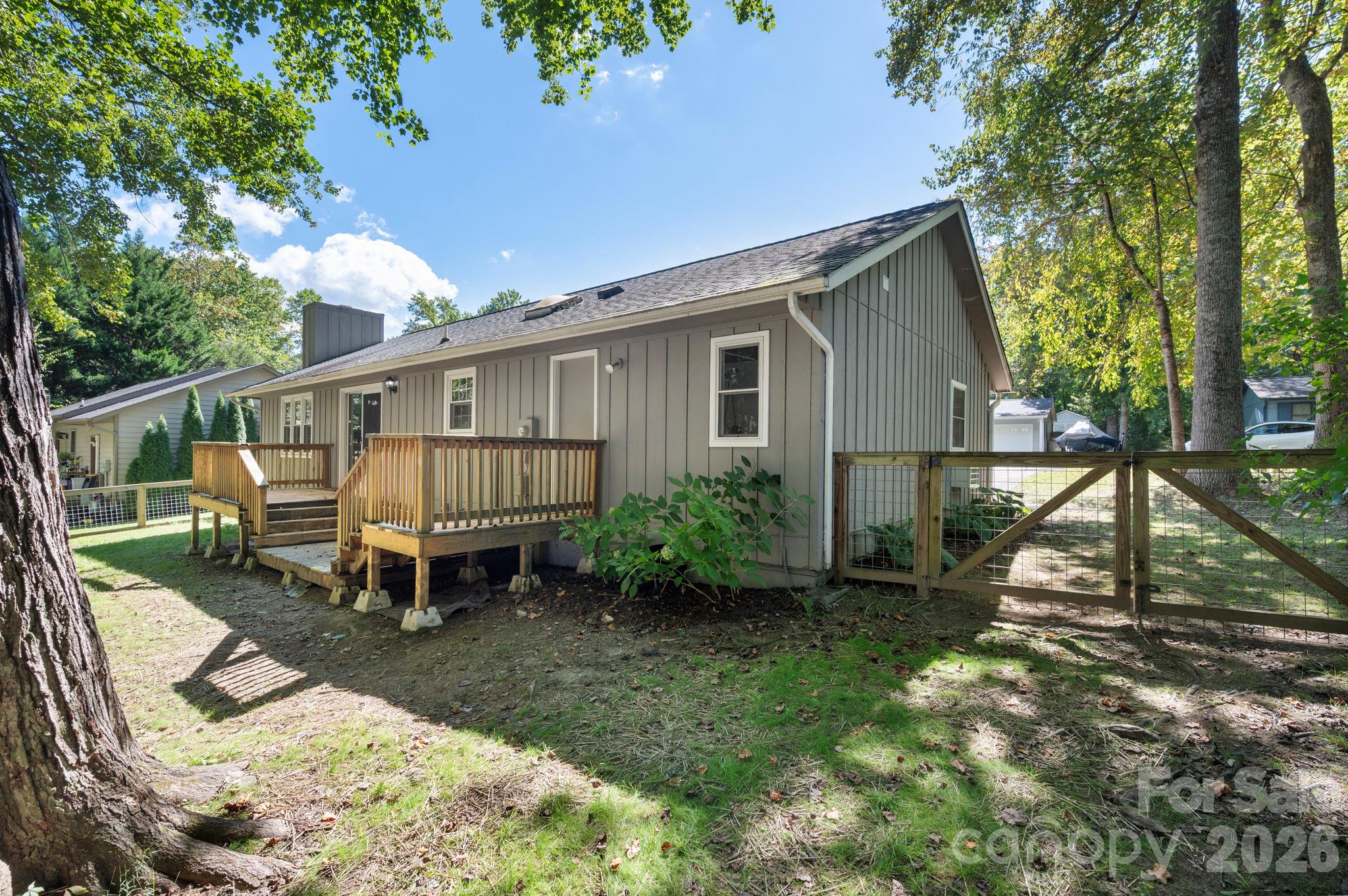 340 Genesis Circle Property Photo 2