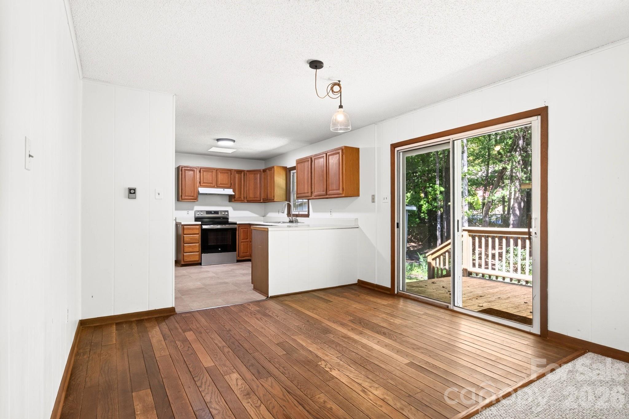 340 Genesis Circle Property Photo 7
