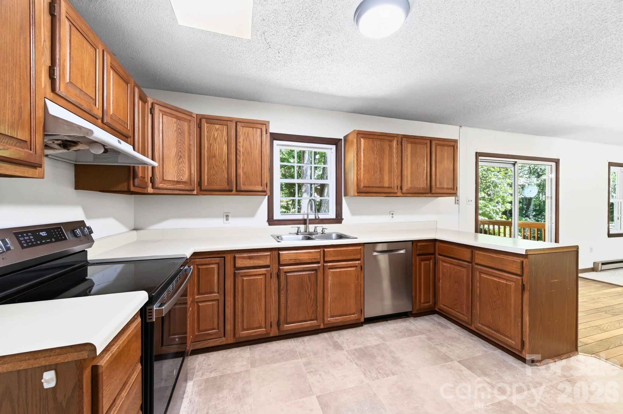 340 Genesis Circle Property Photo 8